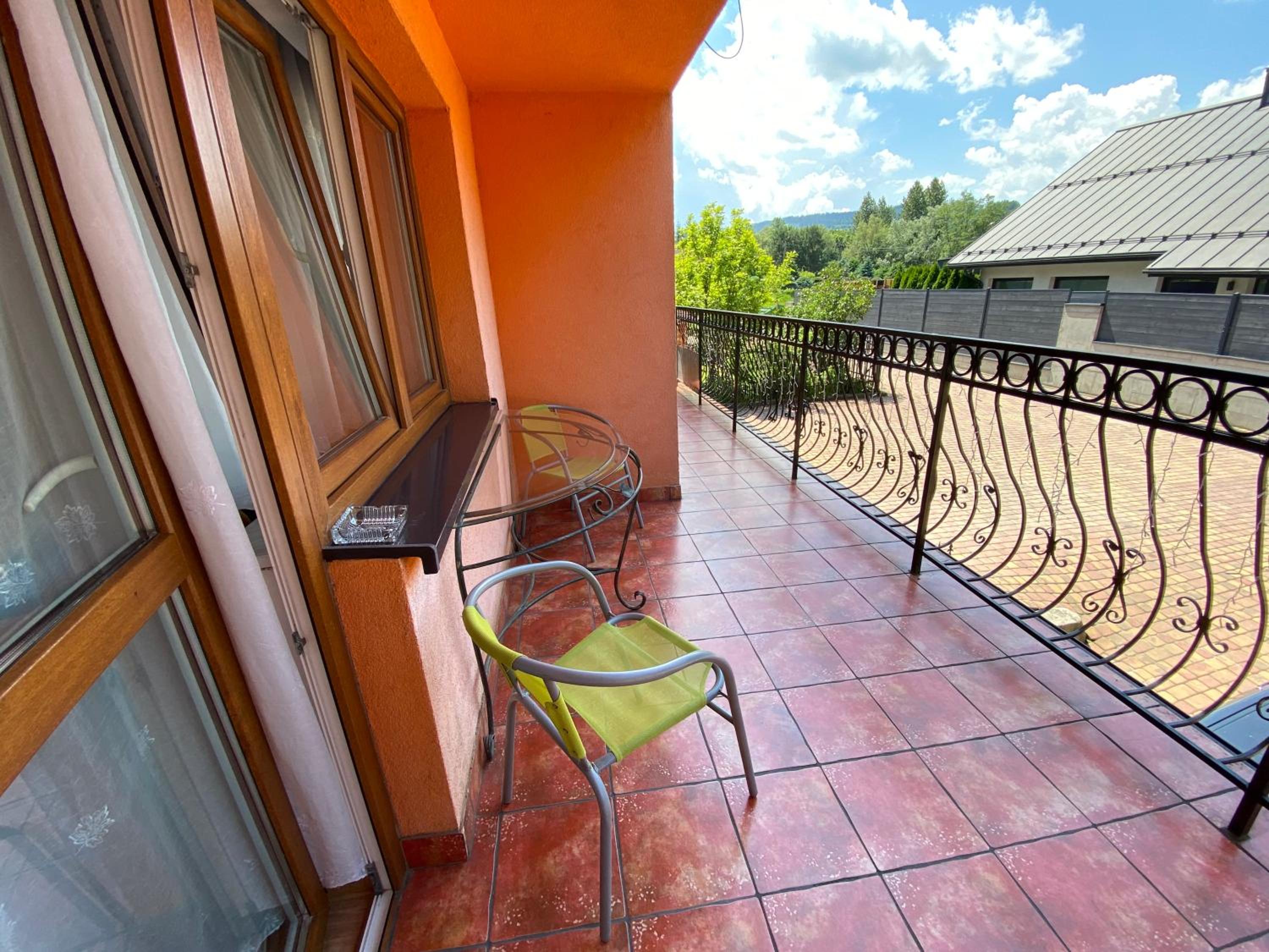 Double Room with Balcony and Bath photo 2