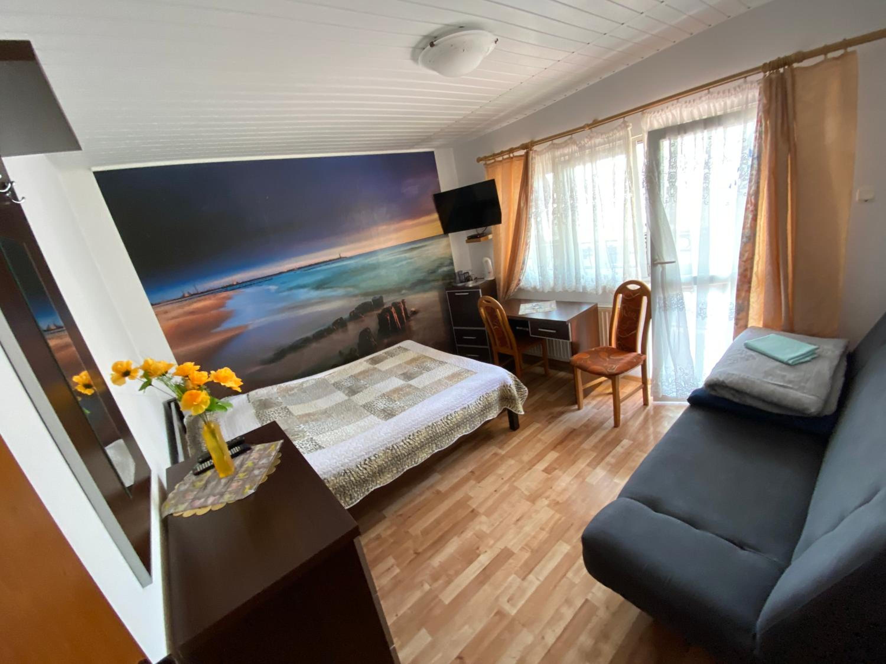 Triple Room with Balcony and Private Bathroom photo 2