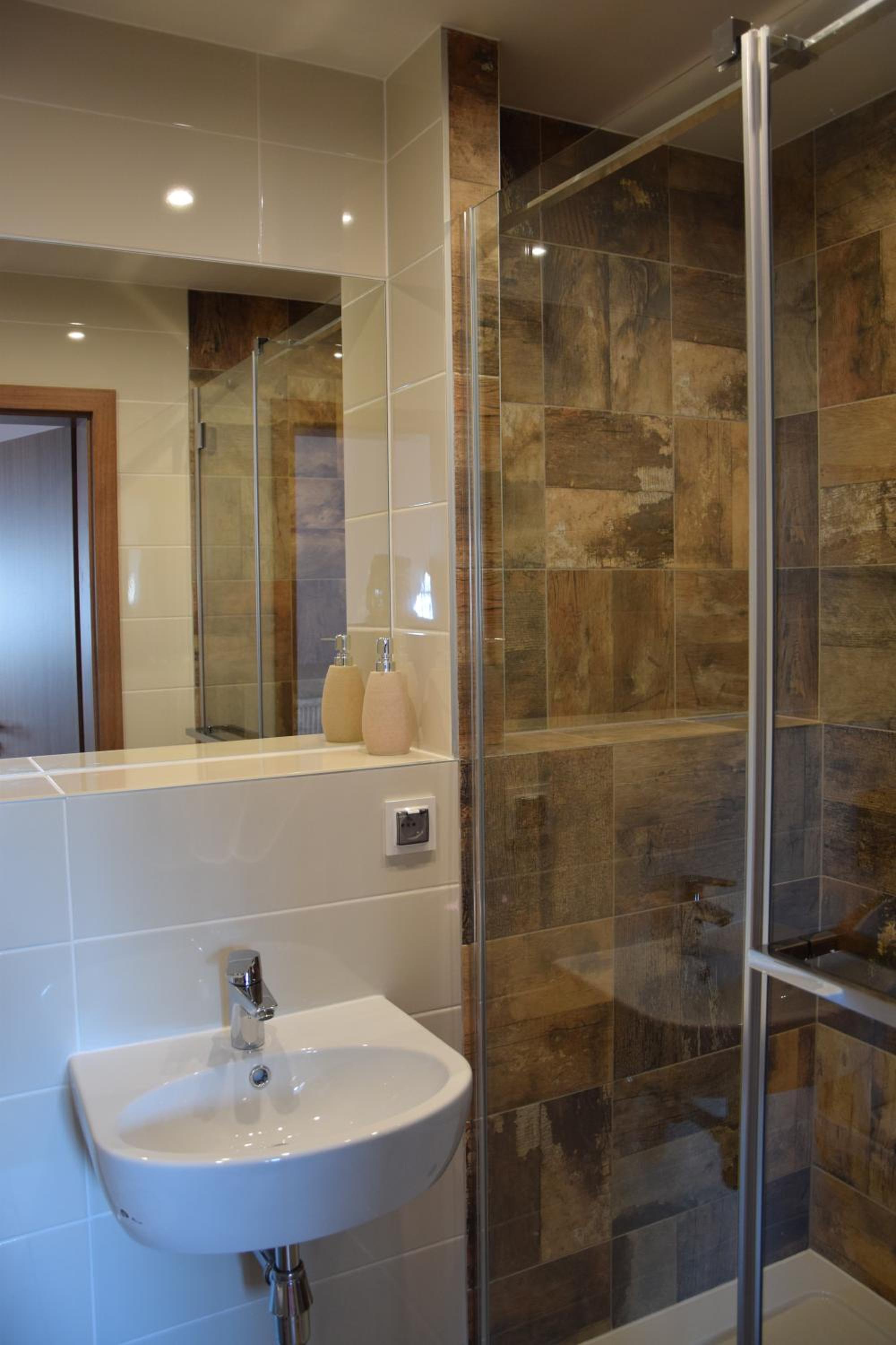 Family Room with Lake View - Photo 8