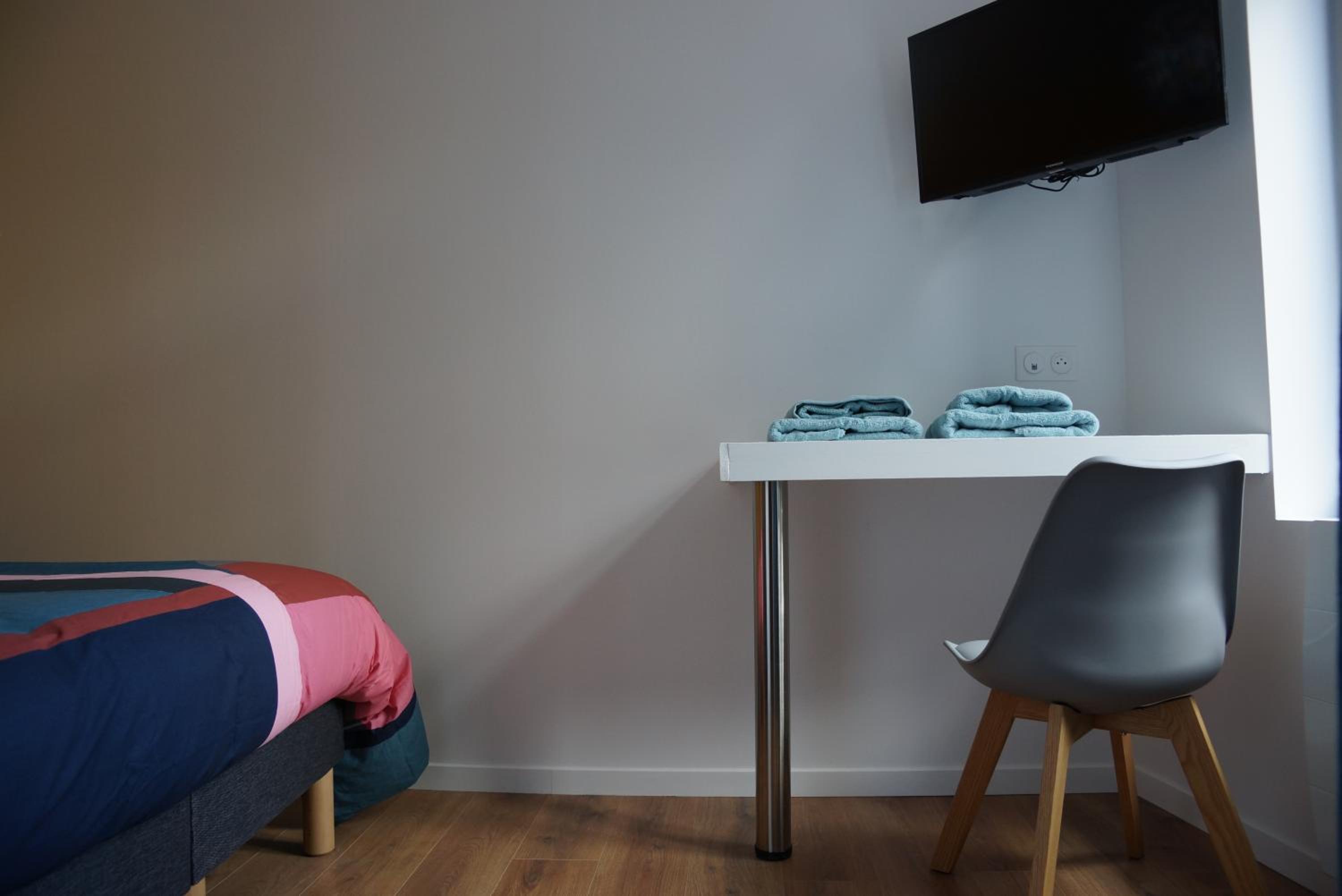 Three-Bedroom Apartment - Photo 42