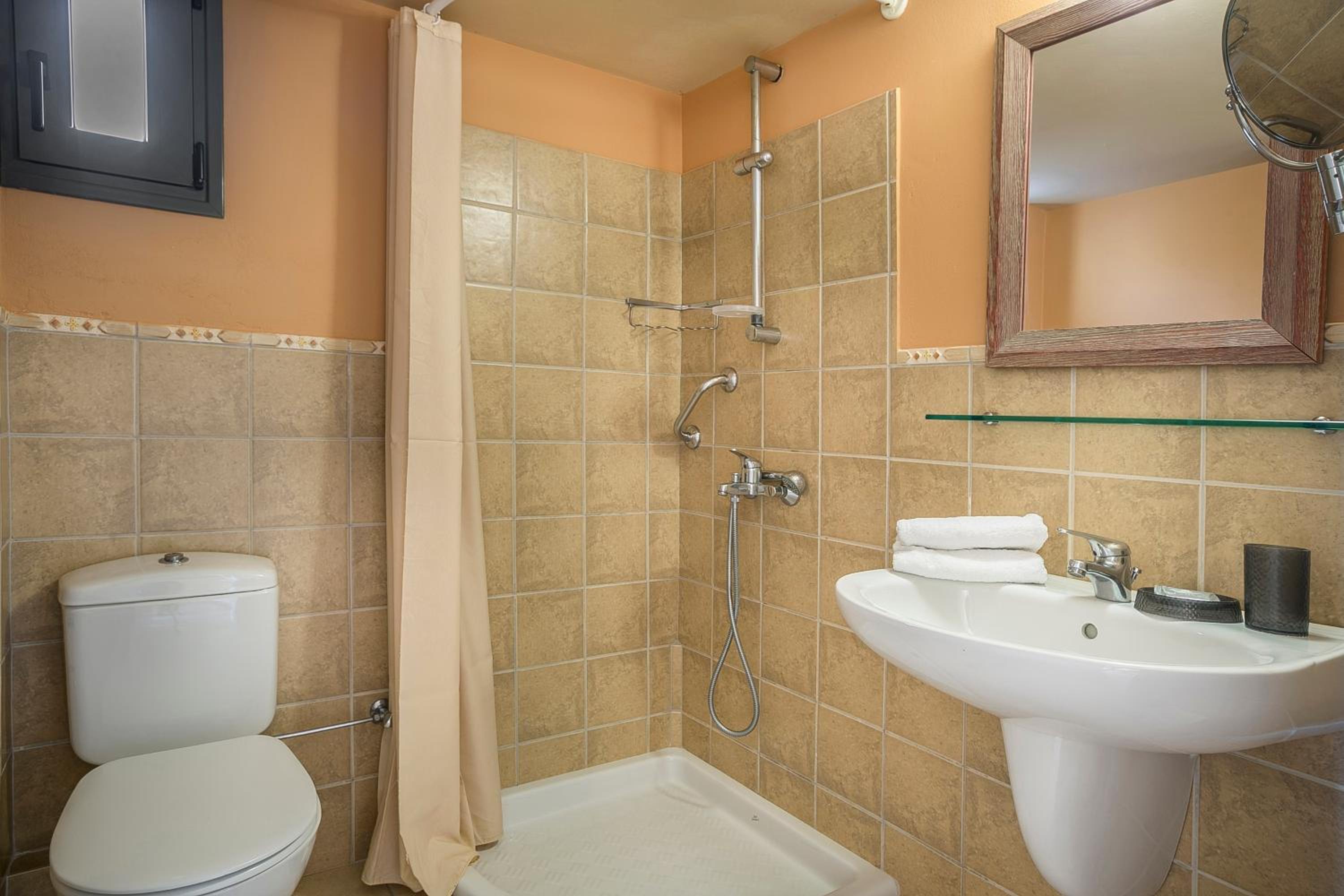 Deluxe Triple Room with Sea View photo 2