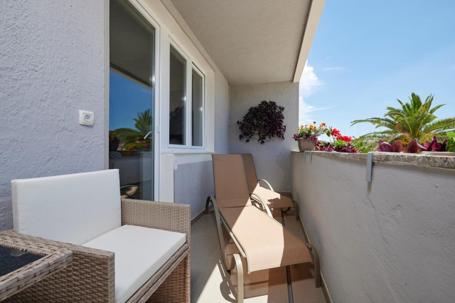 One-Bedroom Apartment - Photo 37