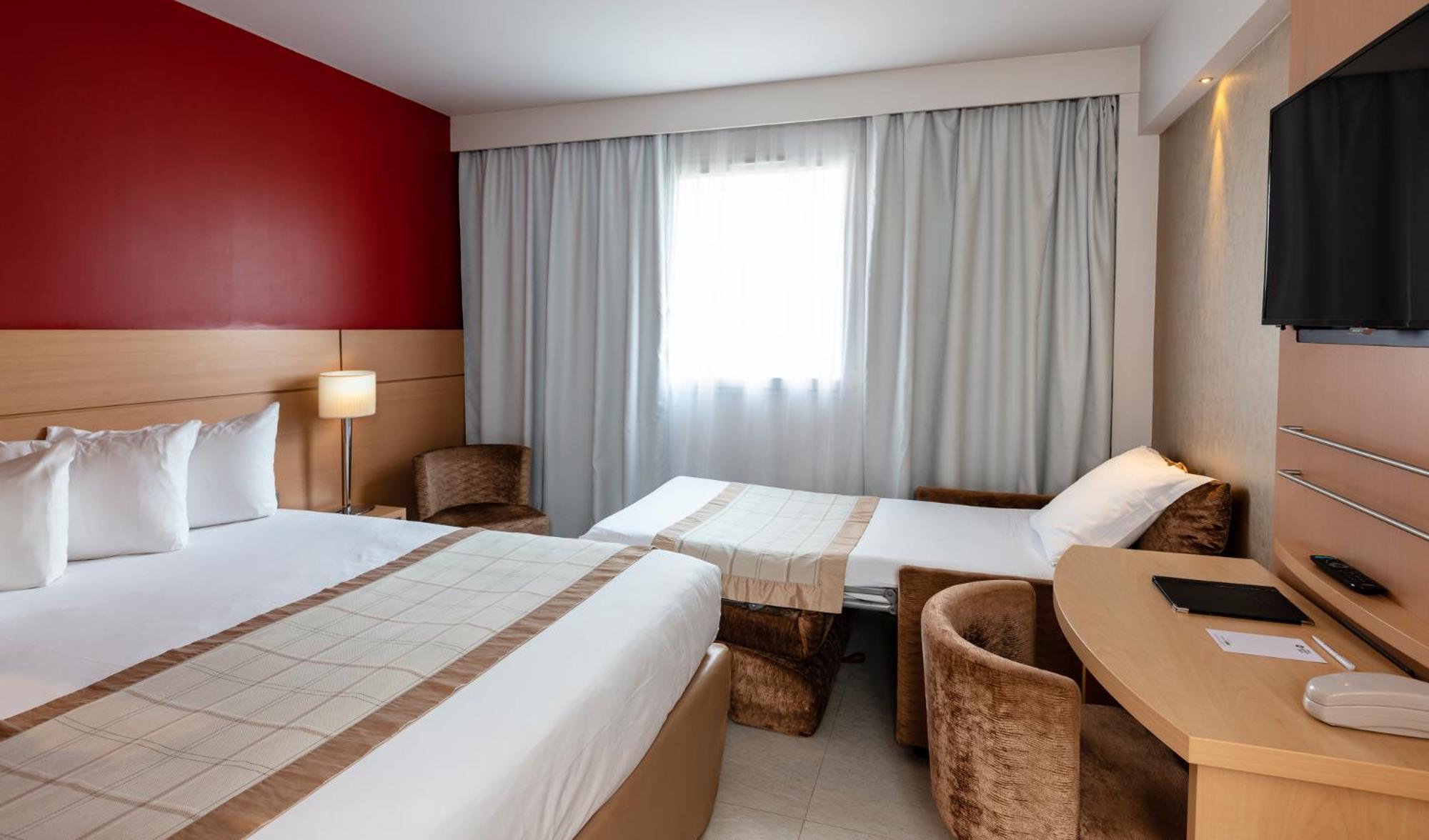 Small Triple Room with Queen Bed