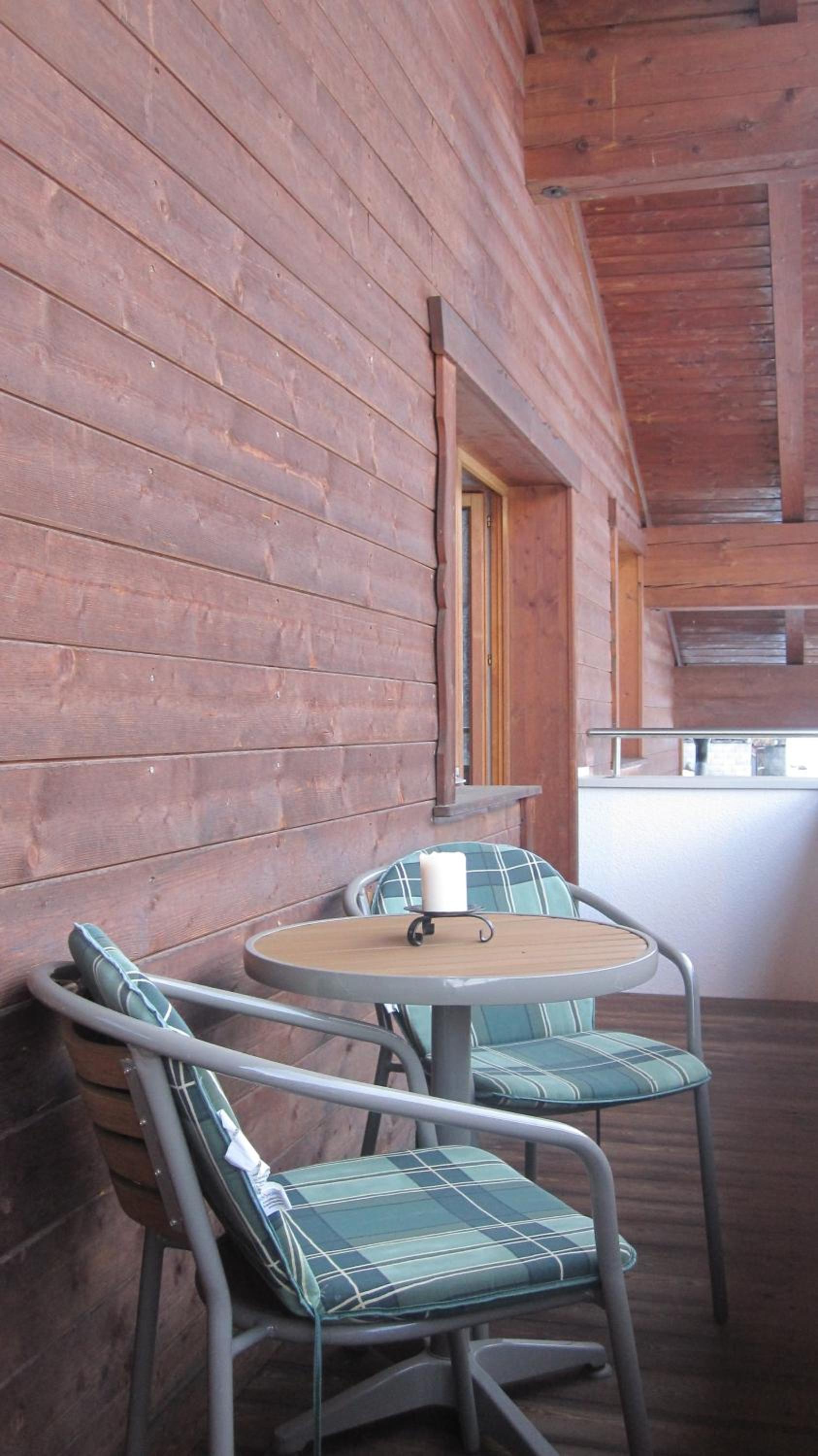 Four-Bedroom Apartment with Balcony  photo 2