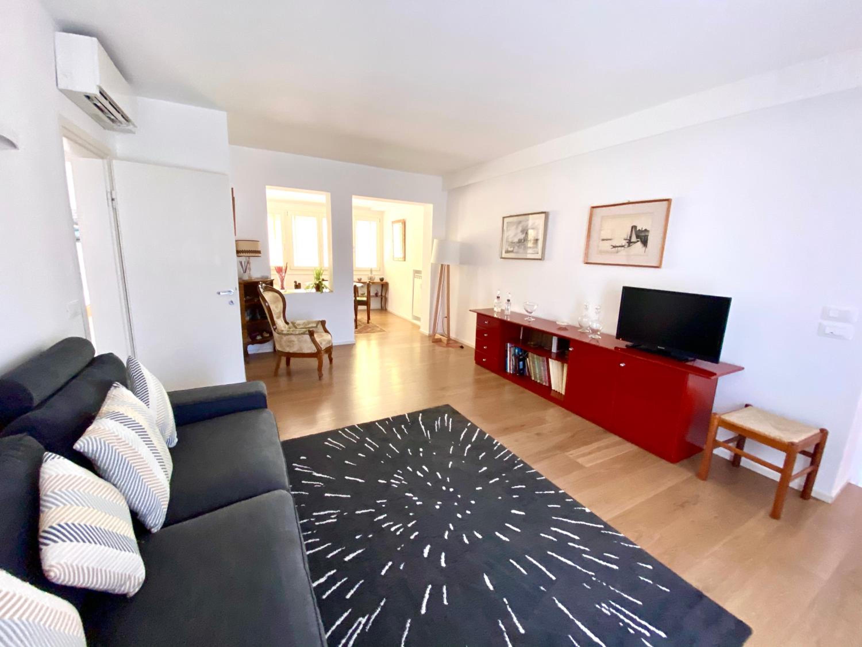 Apartment with Terrace photo 2