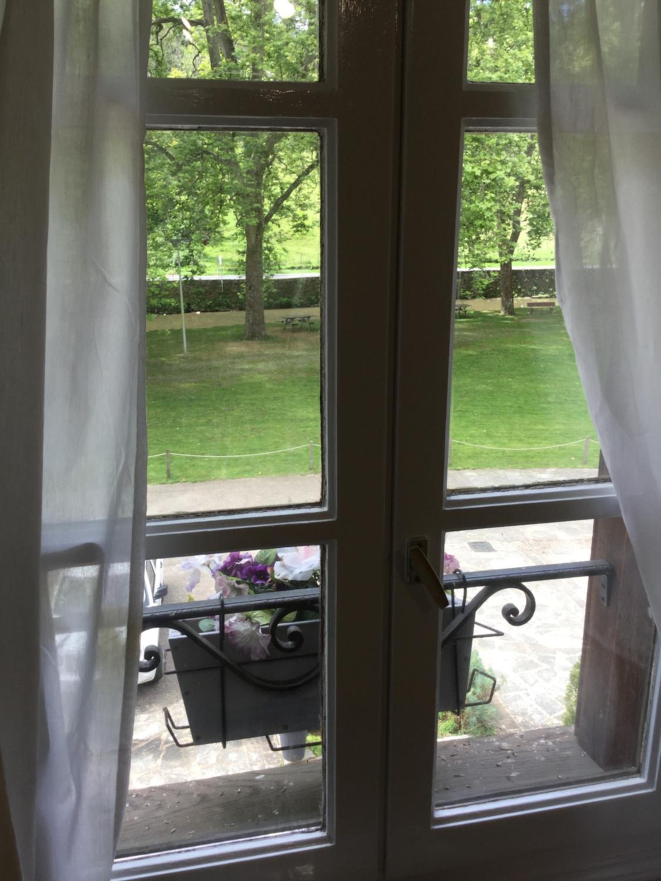 Double Room with Private Bathroom - Photo 7