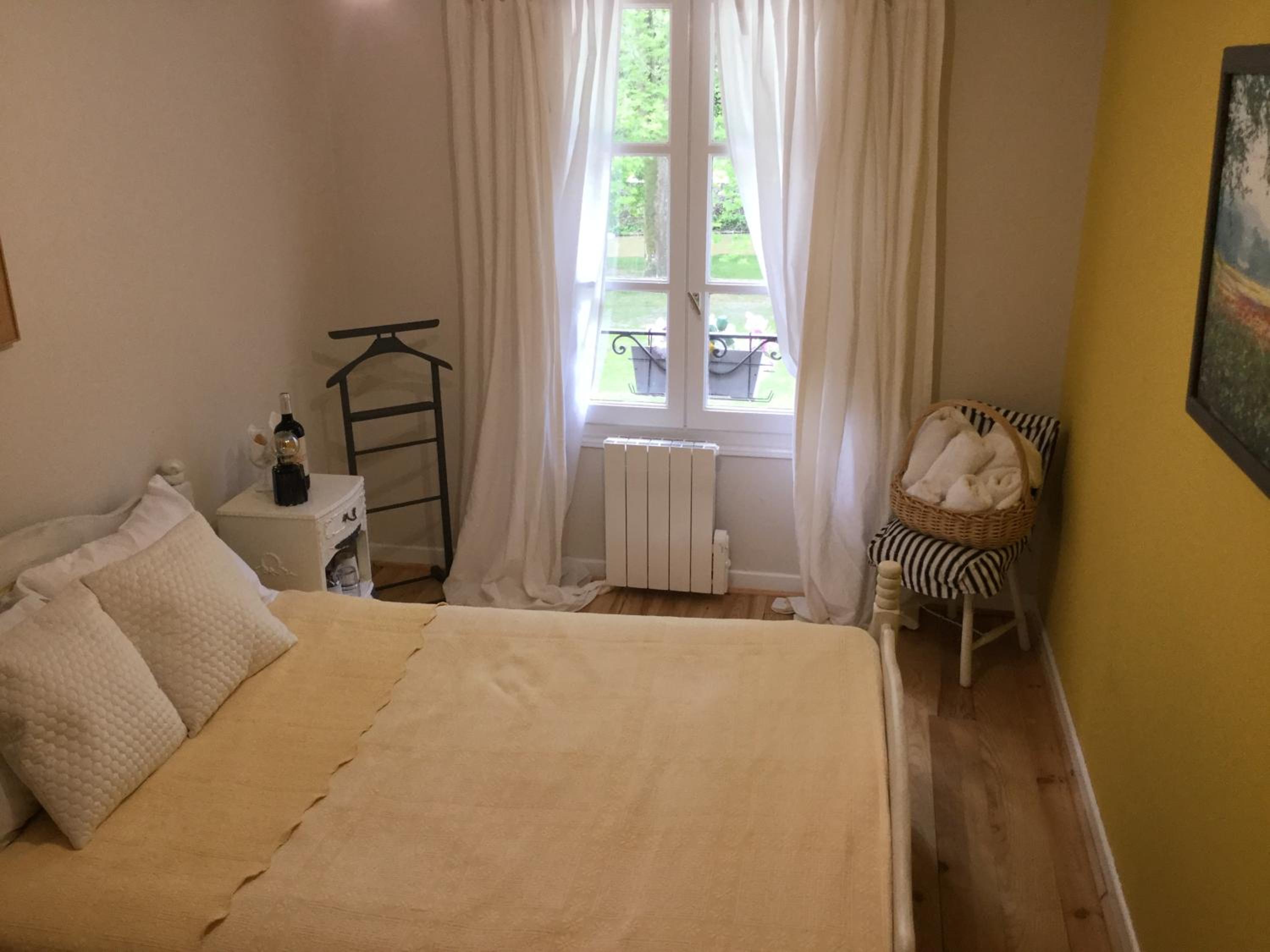Double Room with Private Bathroom - Photo 1