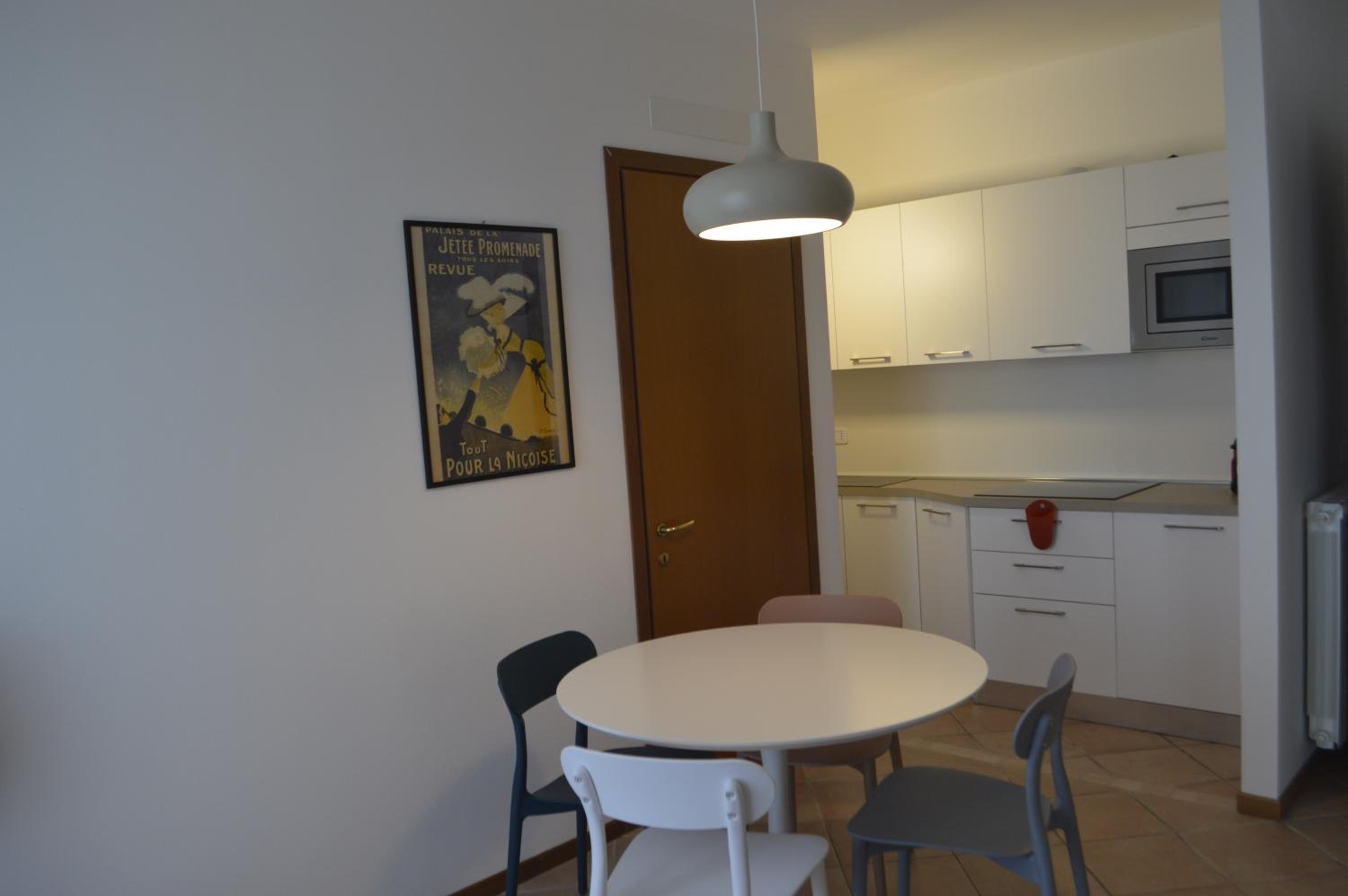 One-Bedroom Apartment - Photo 4