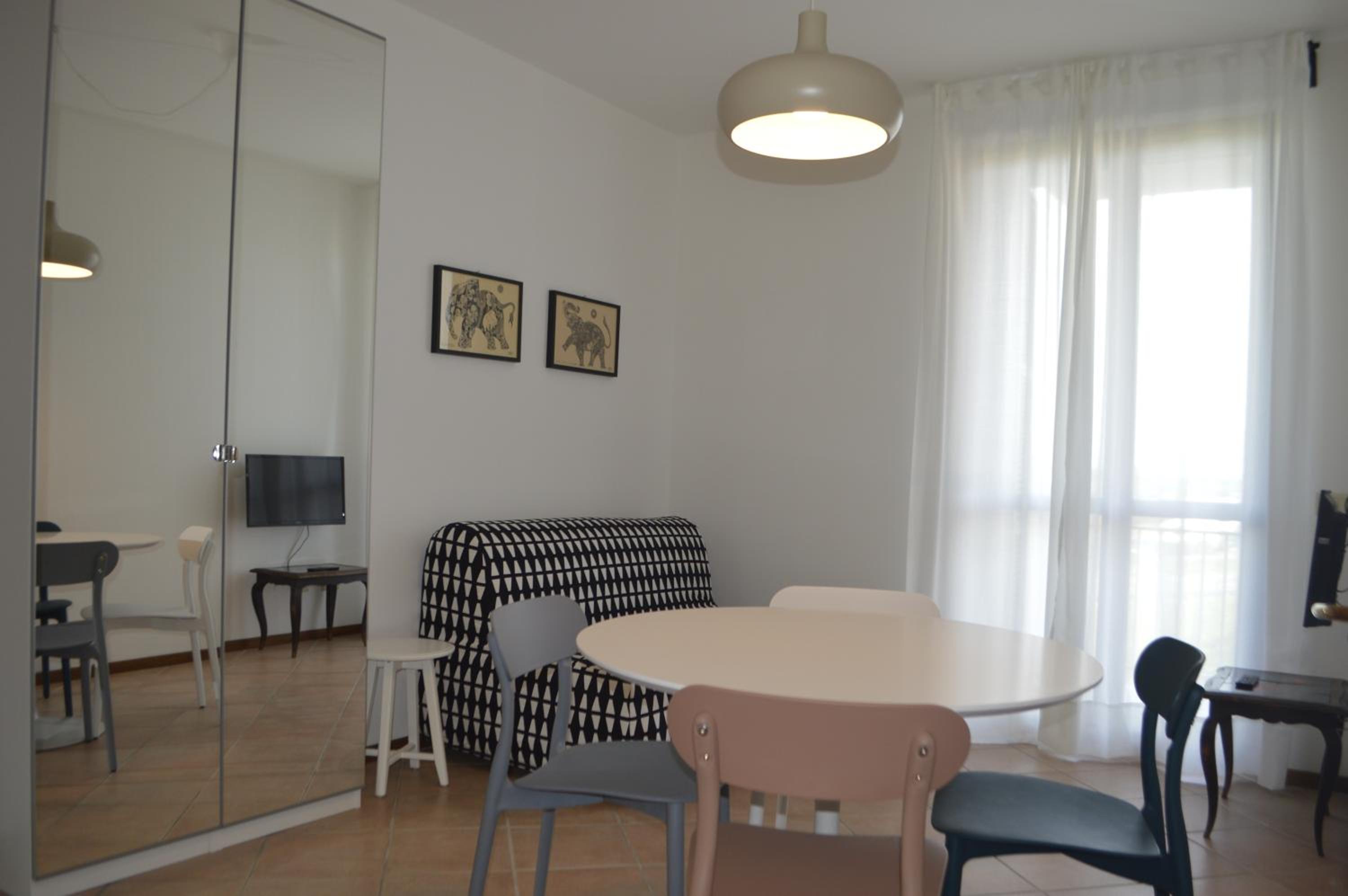 One-Bedroom Apartment - Photo 6