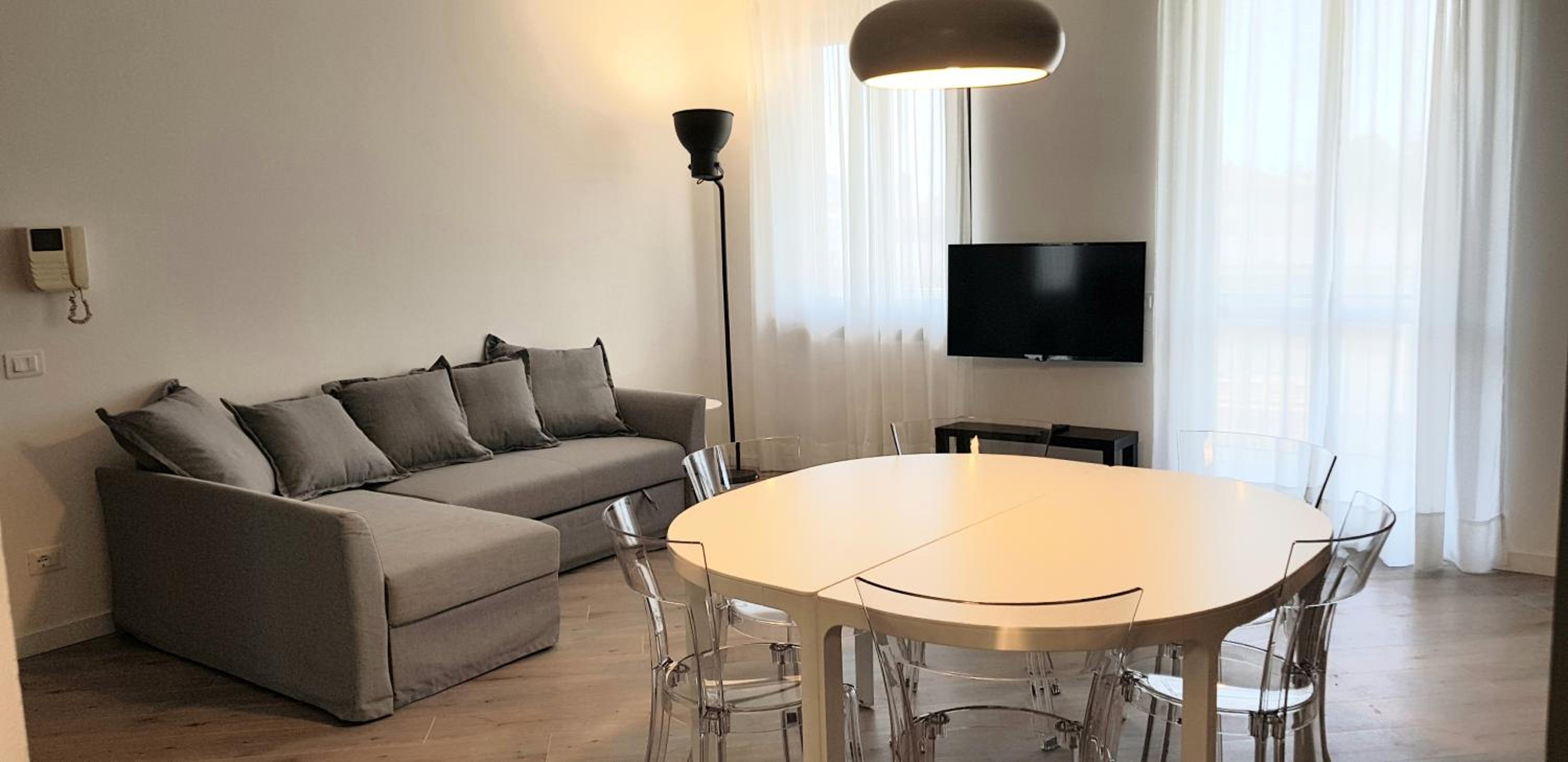 Three-Bedroom Apartment - Photo 11