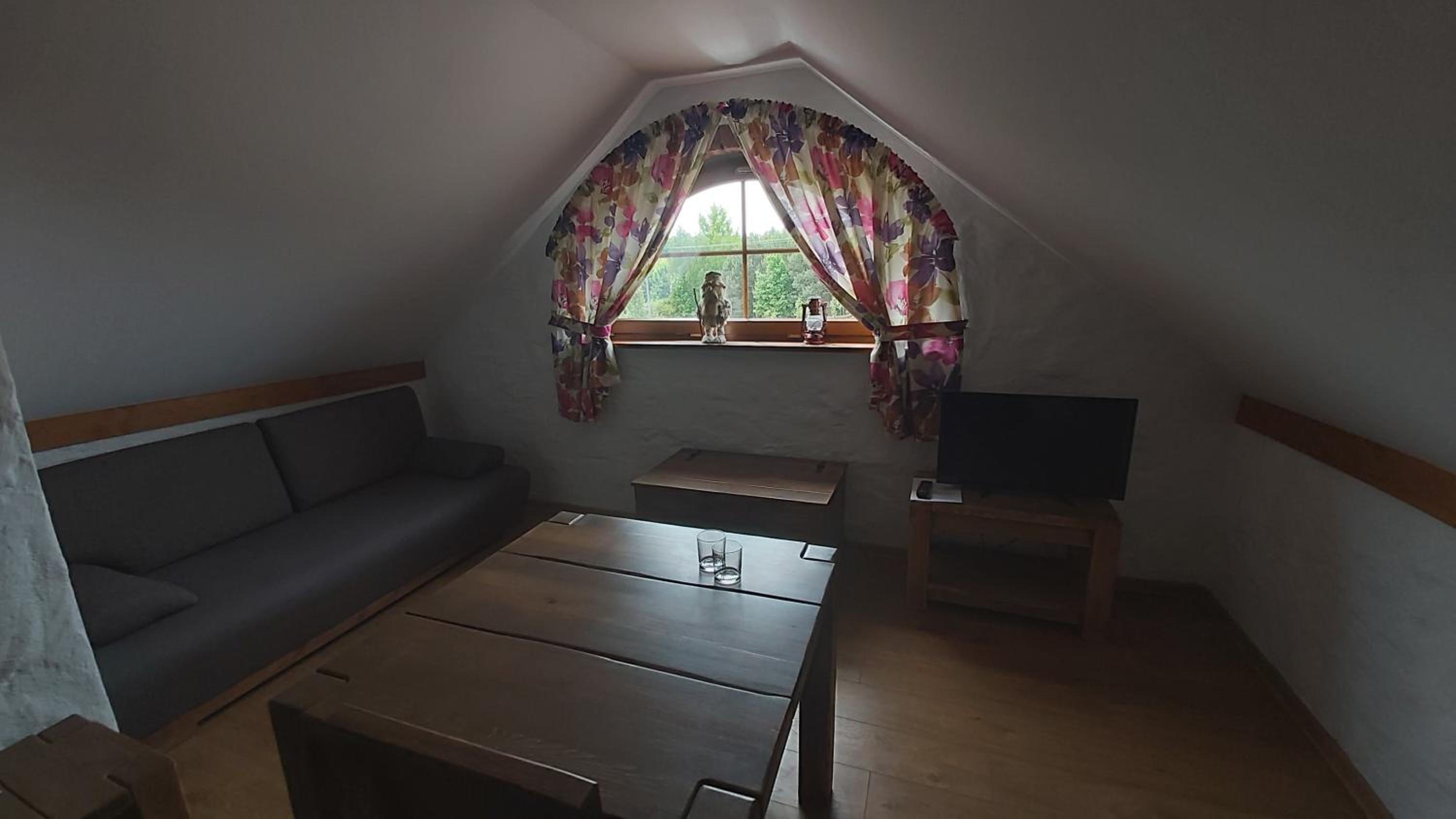 Large Double Room - Photo 2