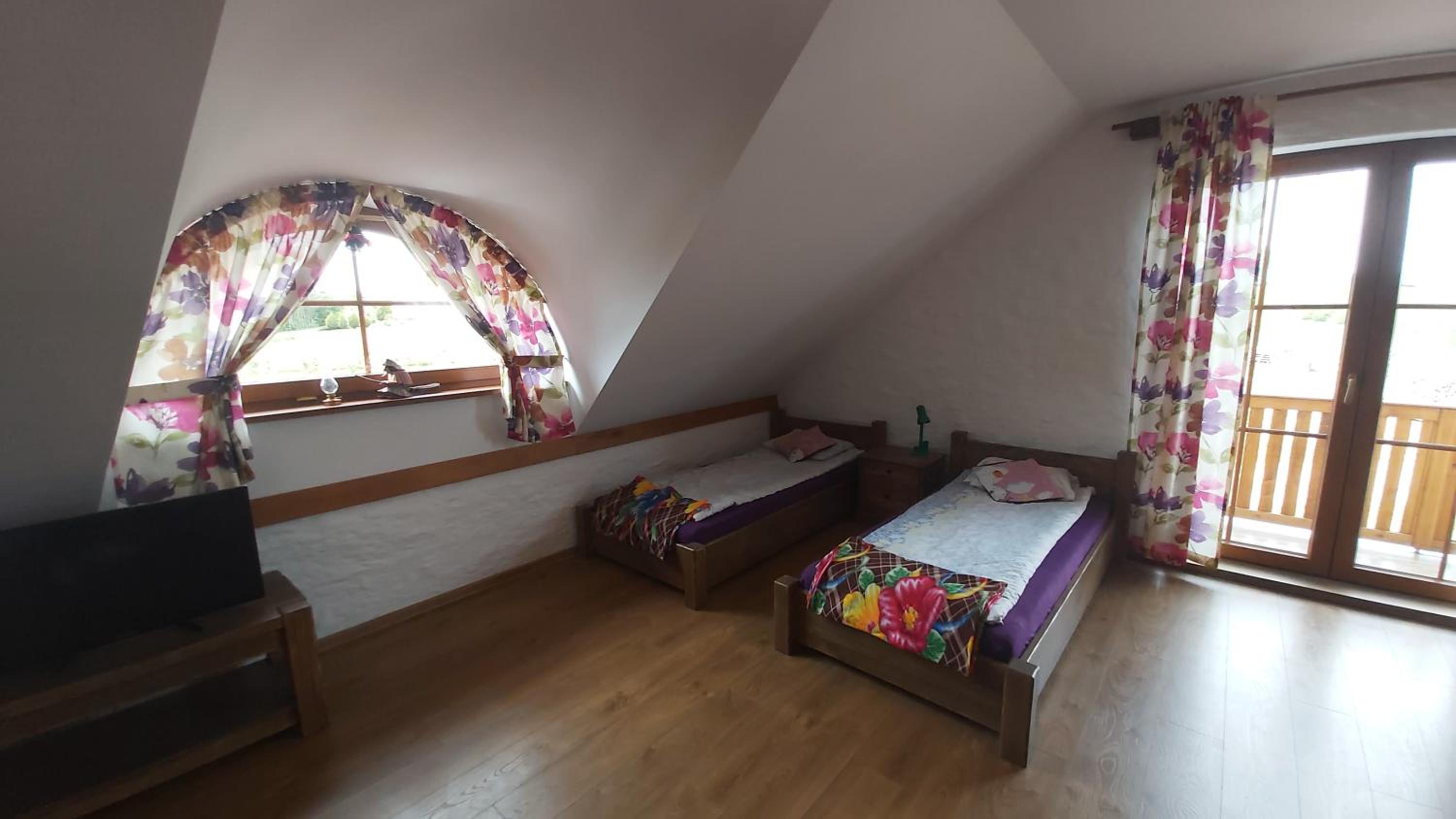 Large Double Room - Photo 1