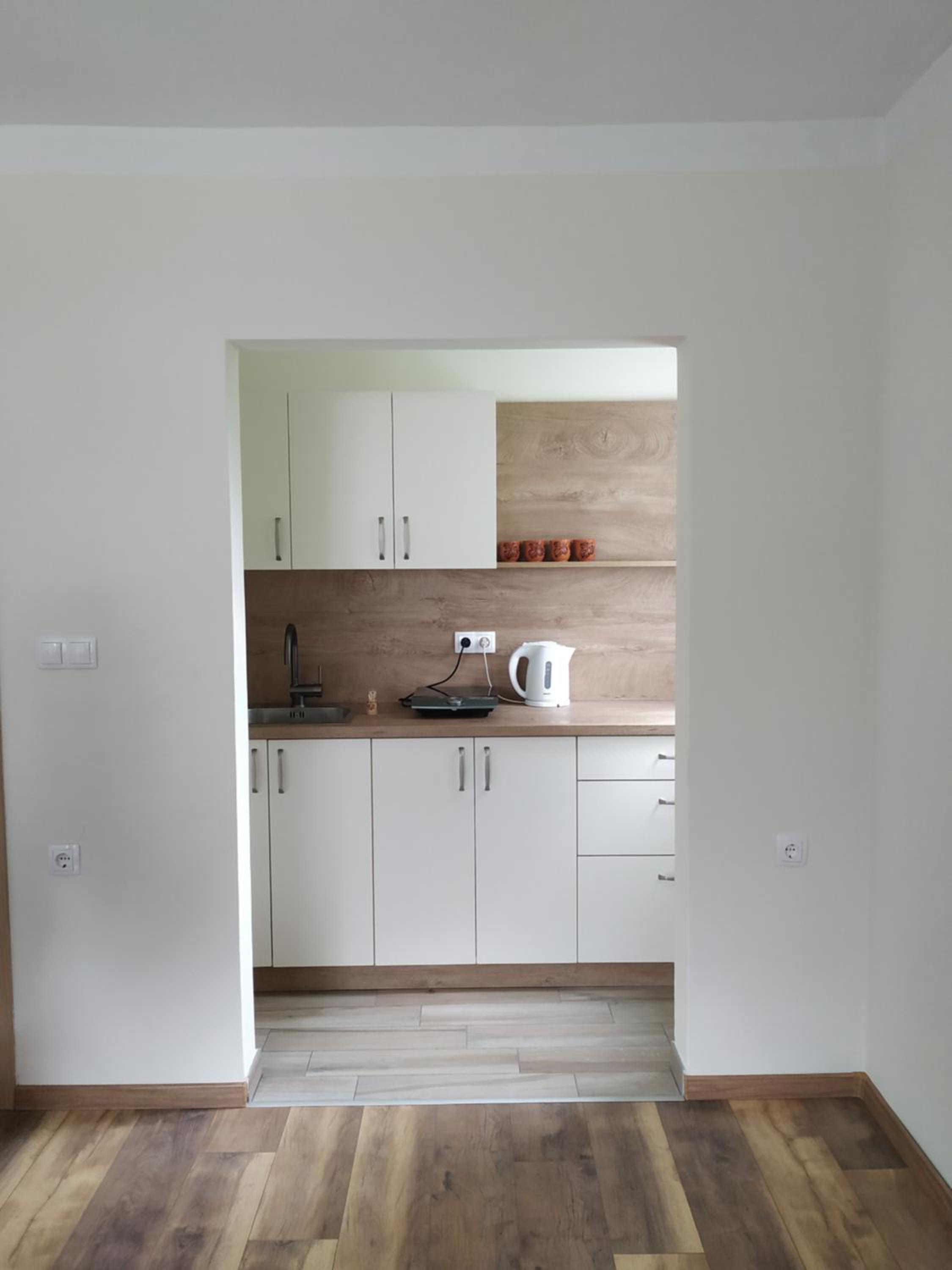 One-Bedroom Apartment - Photo 11