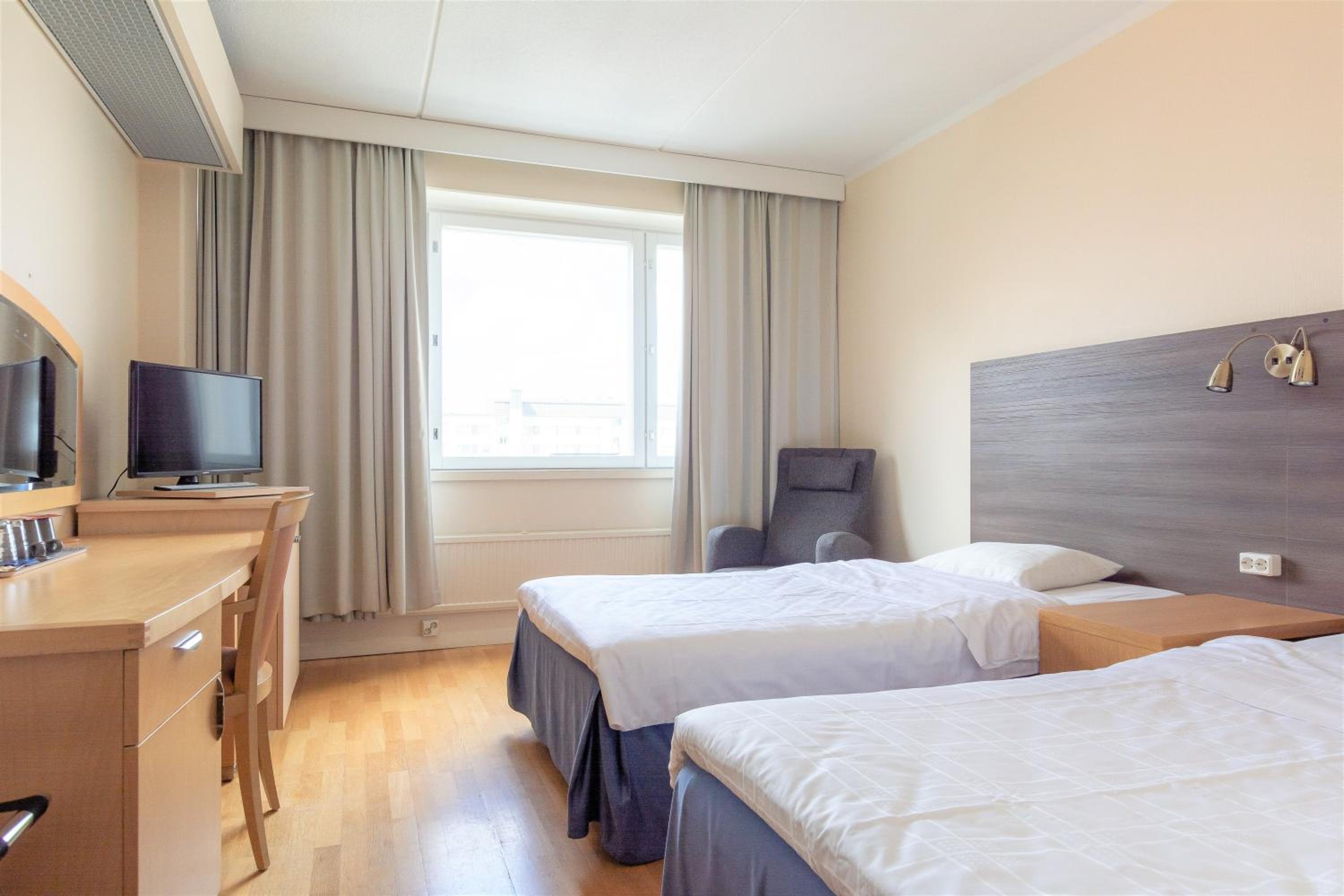 Economy Twin Room - Photo 1