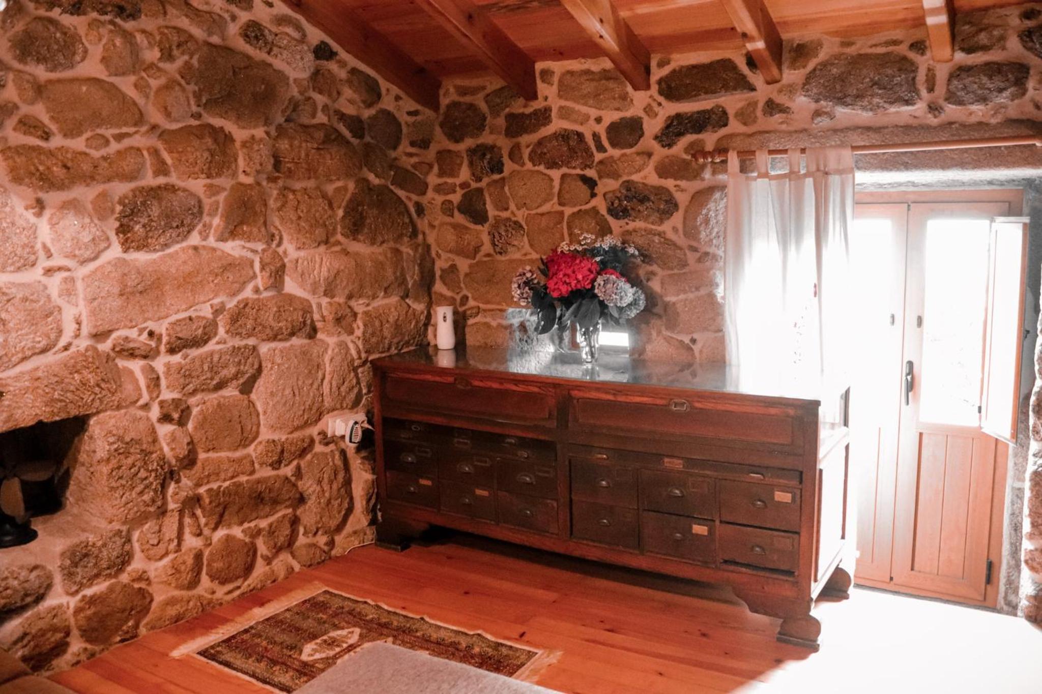 One-Bedroom House - Photo 7