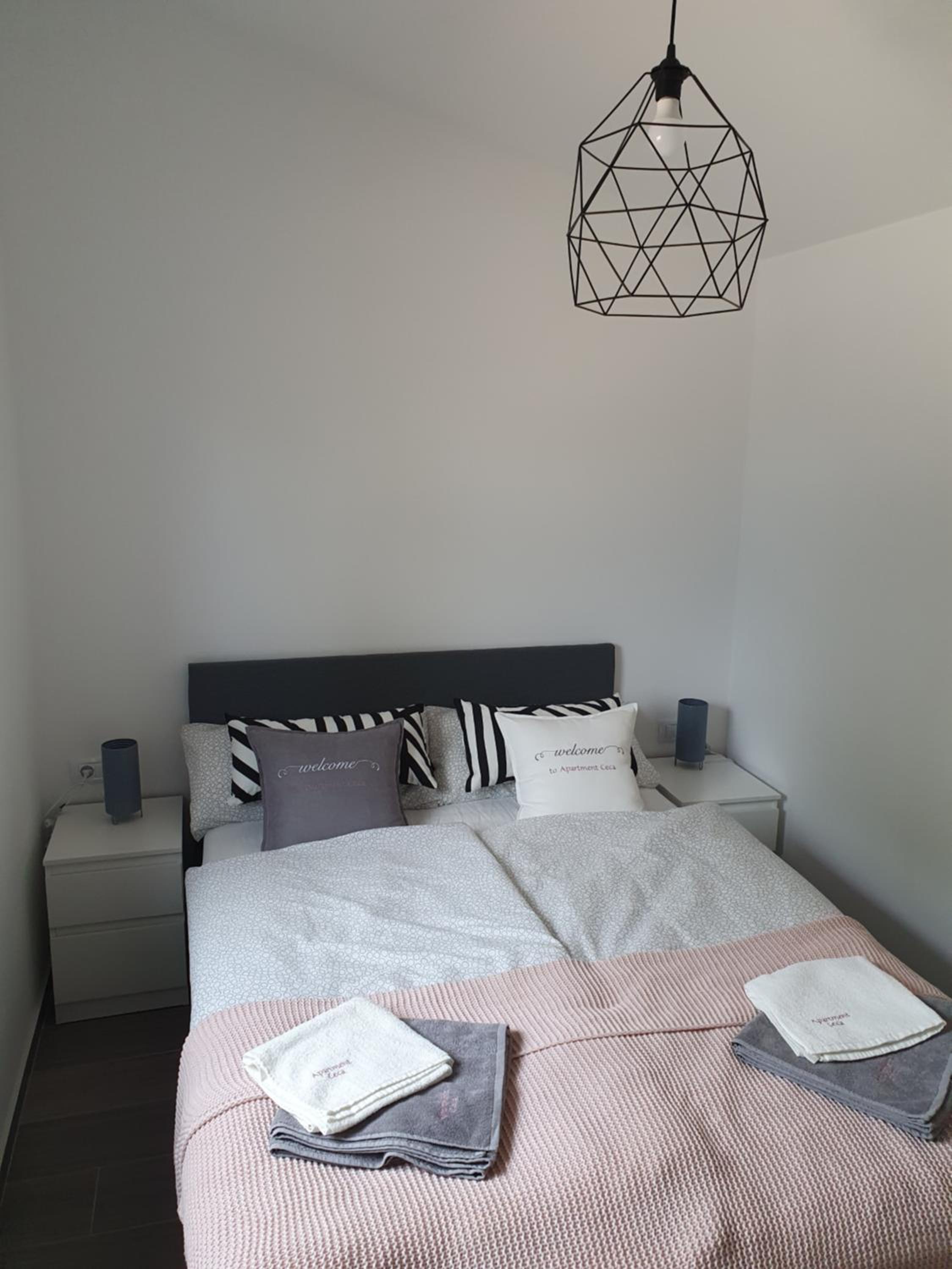 One-Bedroom House photo 1