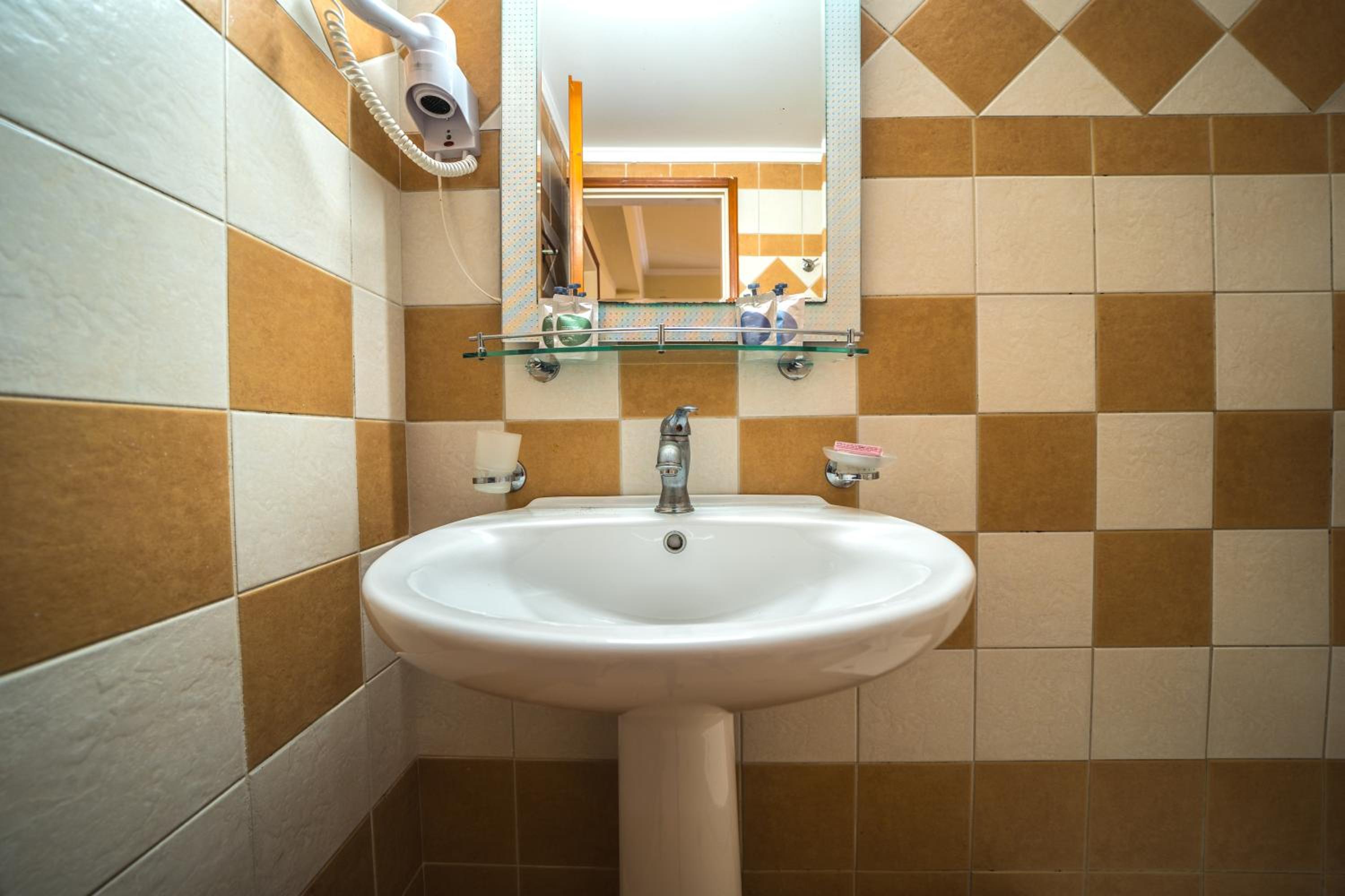 Studio (2 Adults) - Photo 6
