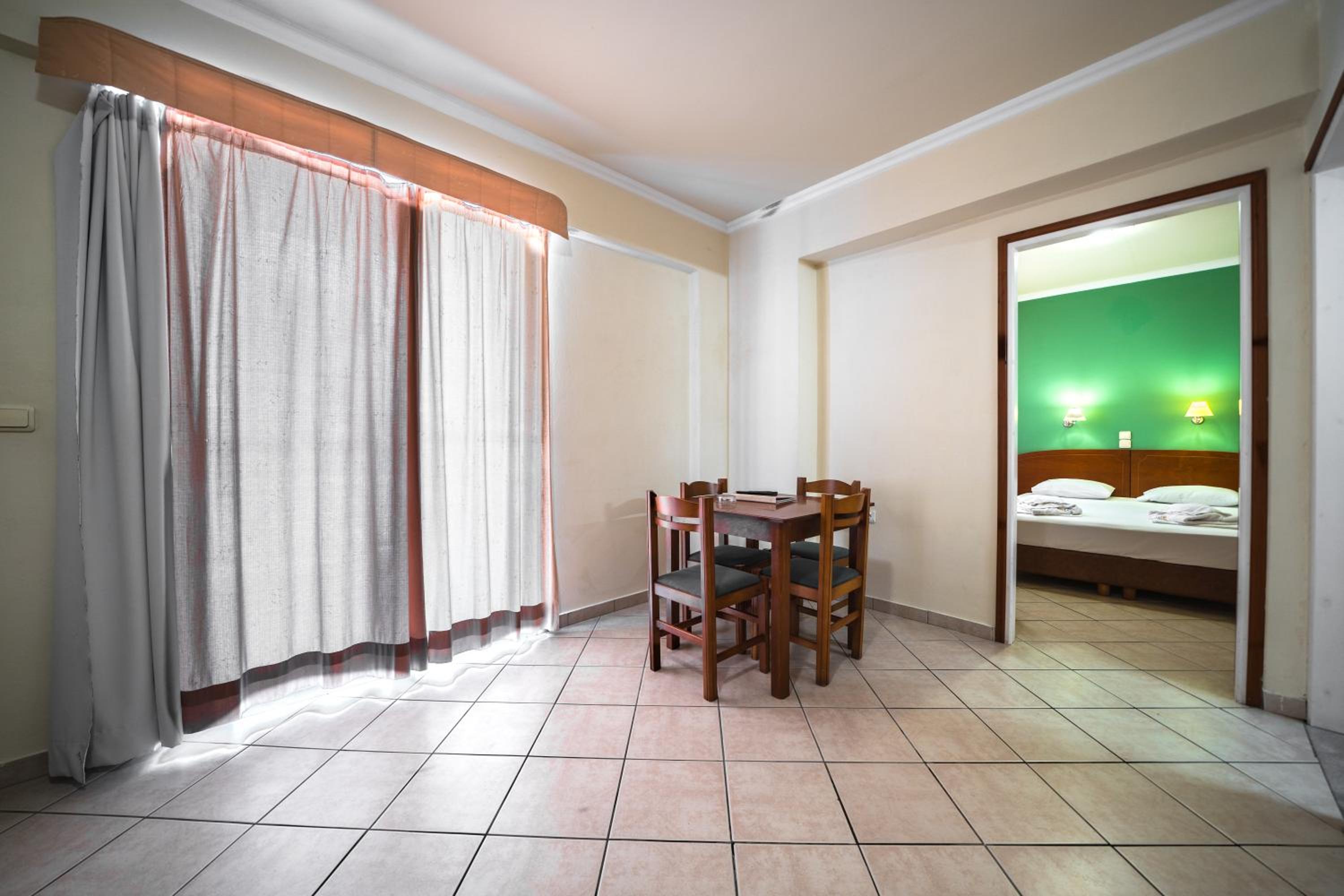One-Bedroom Apartment (3 Adults) - Photo 8