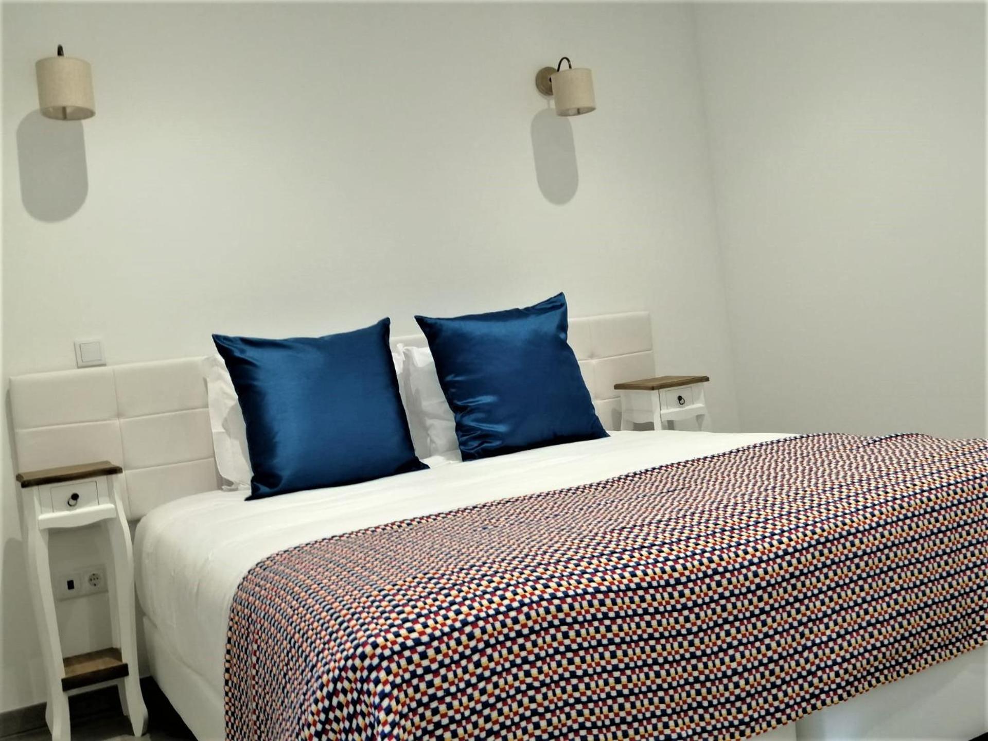 Double or Twin Room - Photo 11