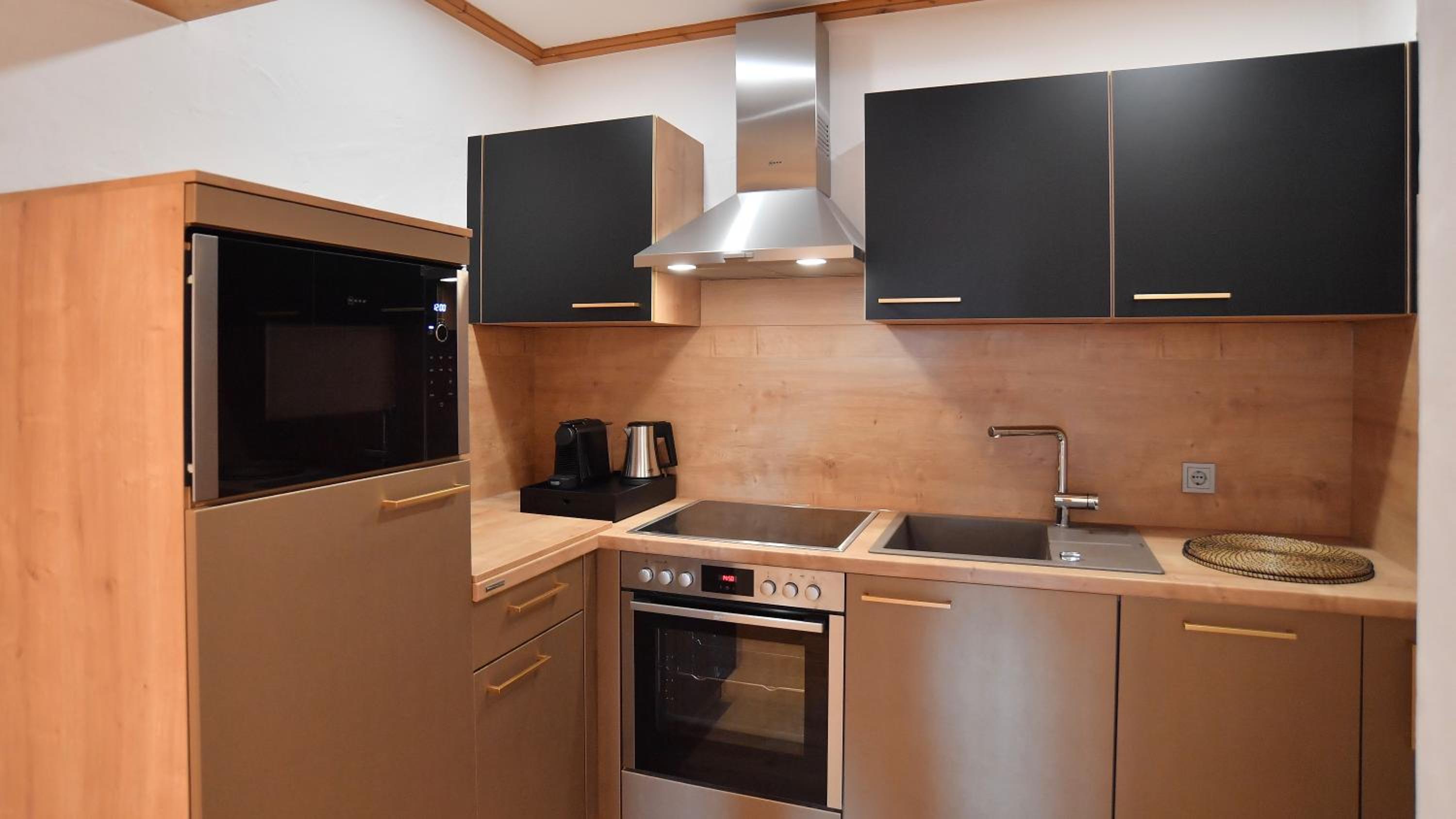 Deluxe Suite - Photo 5