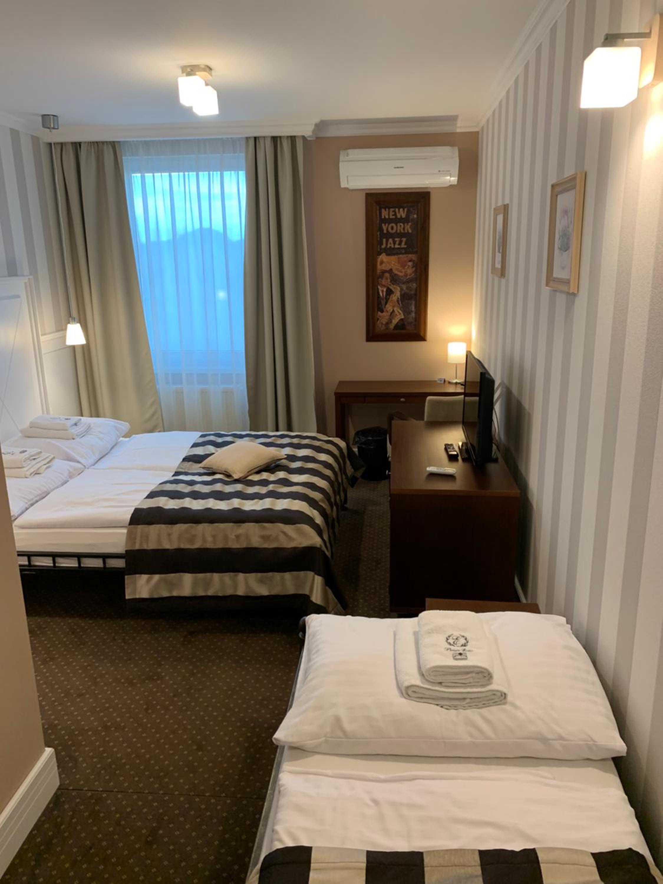 Triple Room with Private Bathroom - Photo 6