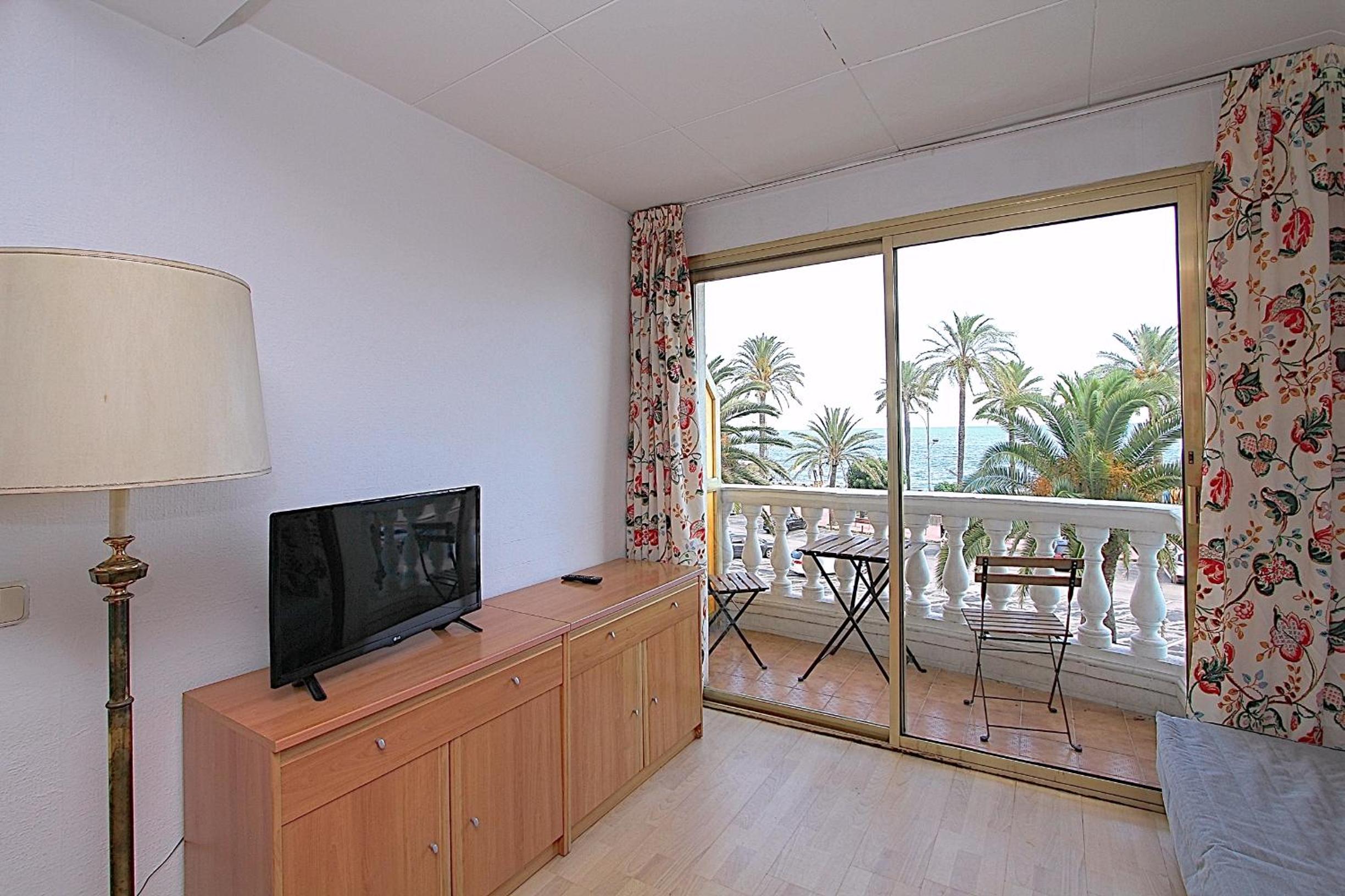 Apartamento de dos habitaciones con vista al mar