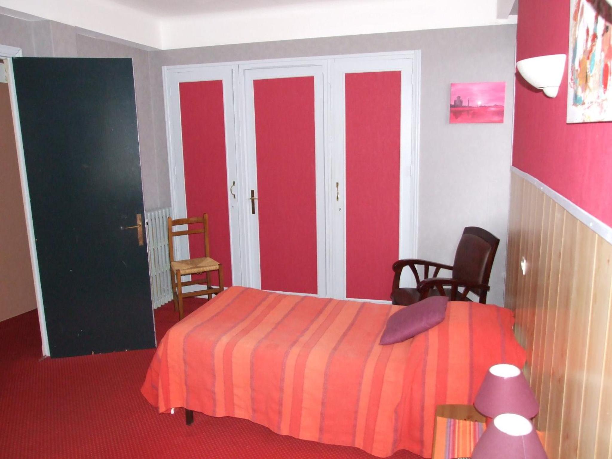 Twin Room - Photo 2