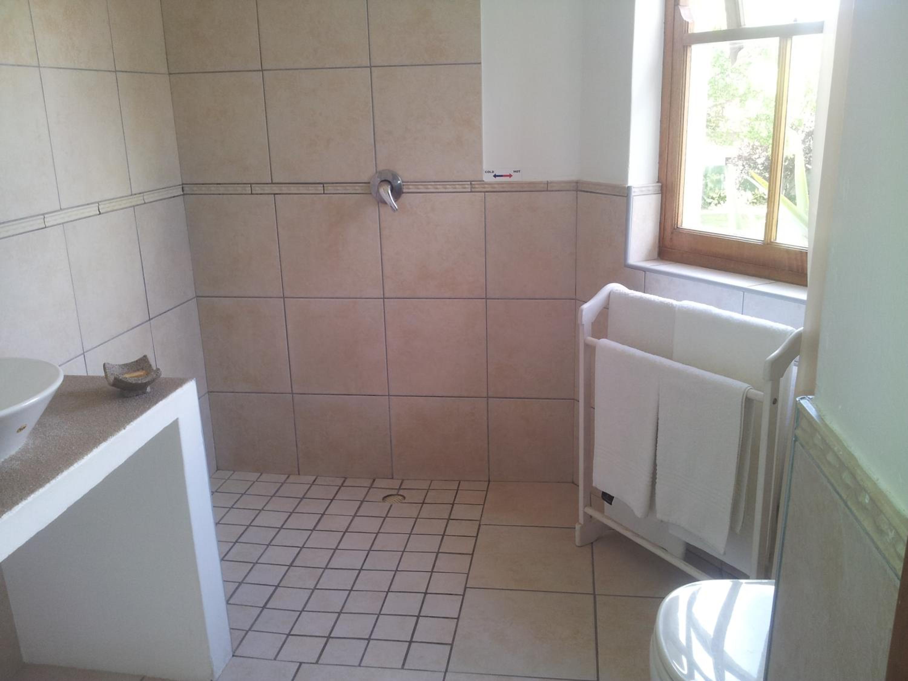 Standard King or Twin Room - Photo 2