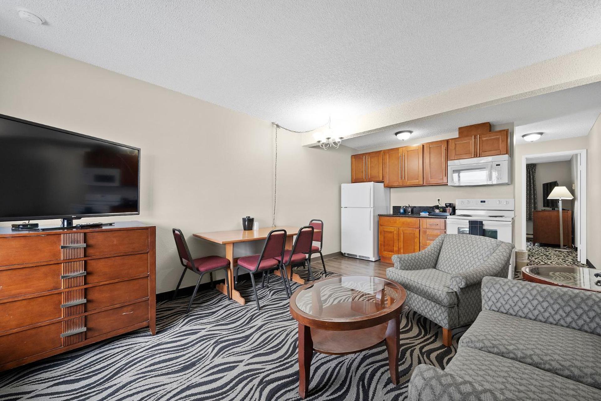 Queen Suite photo 2