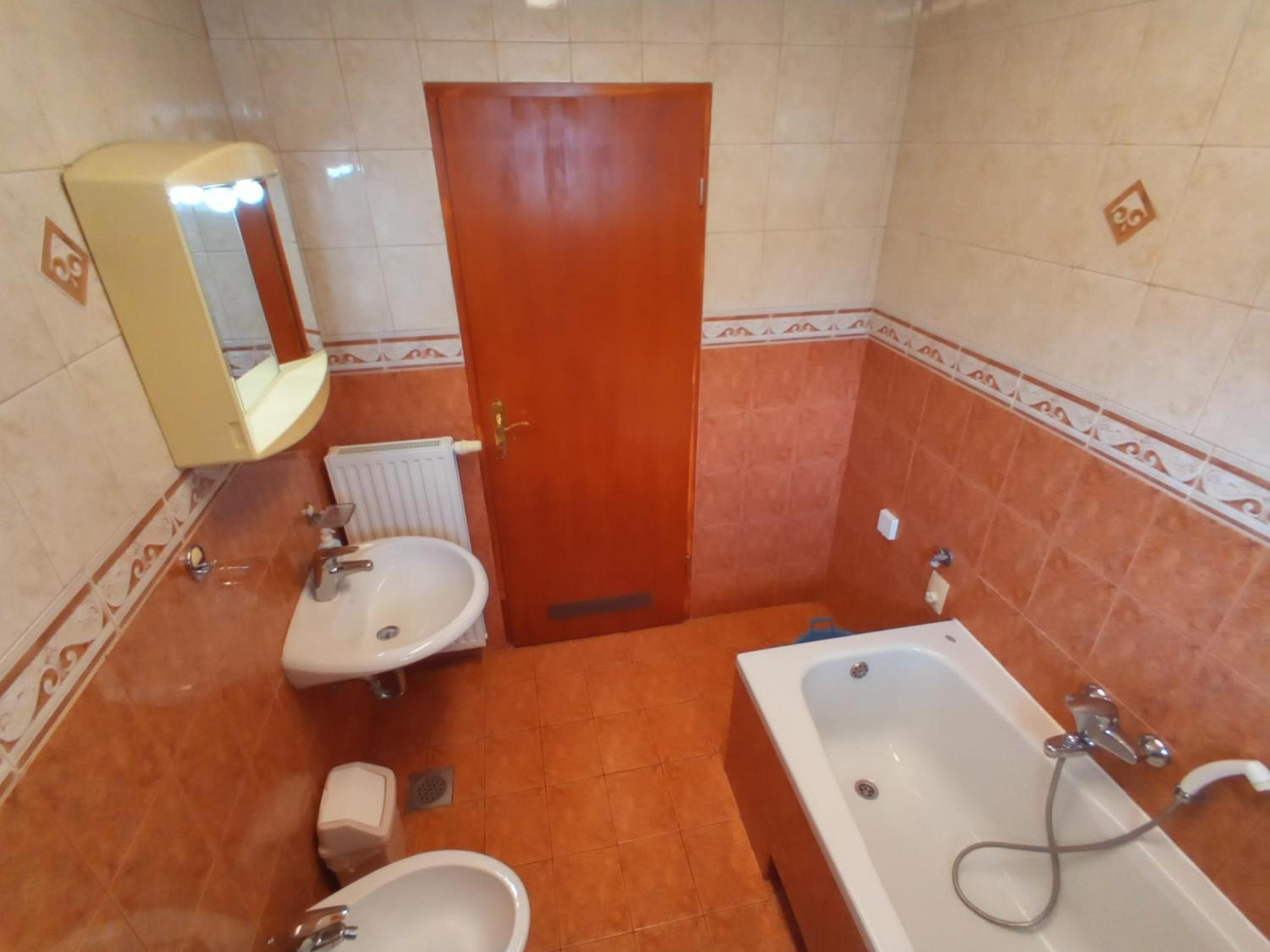Double Room with Shared Bathroom photo 3