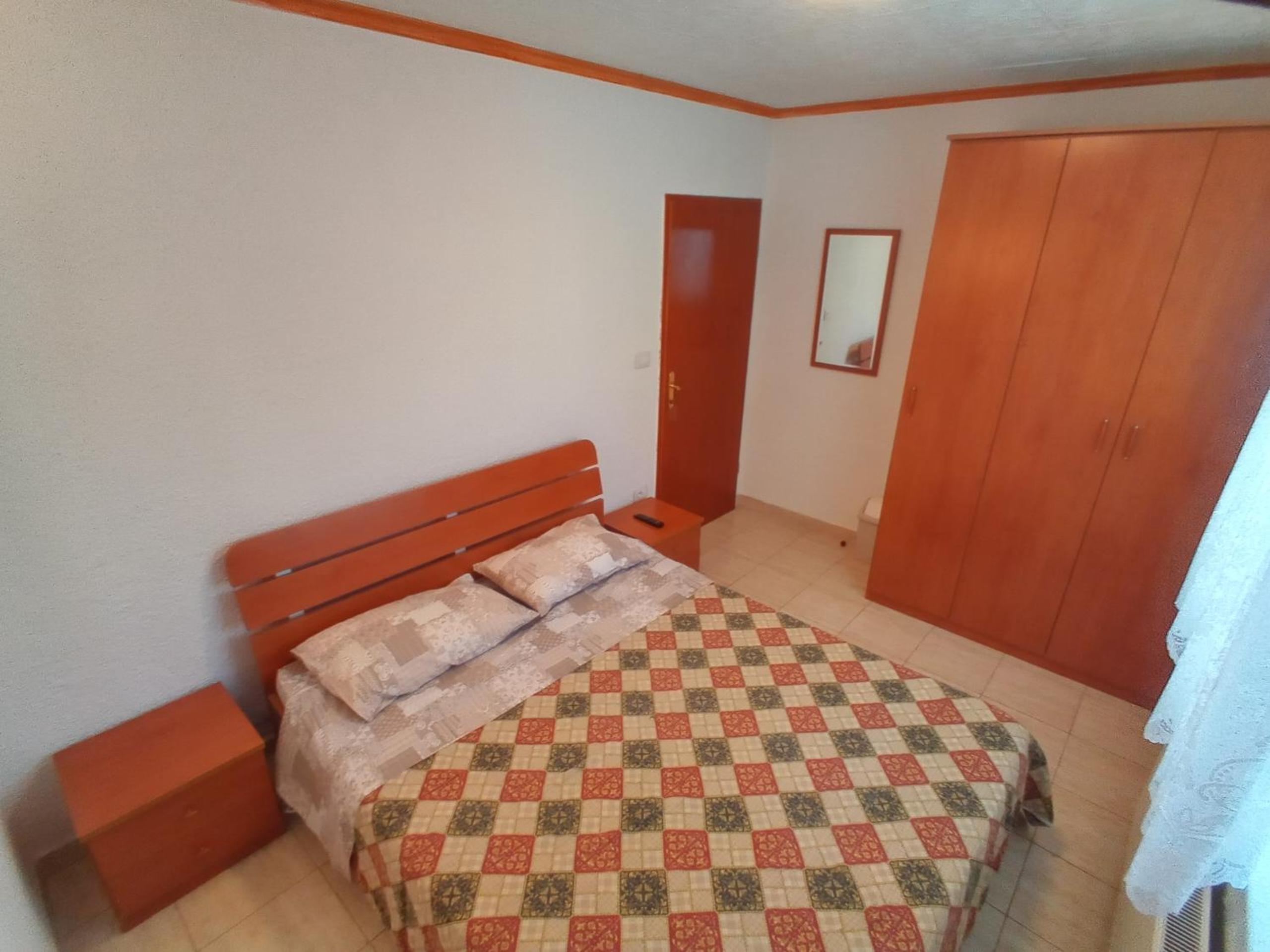 Double Room with Shared Bathroom photo 3