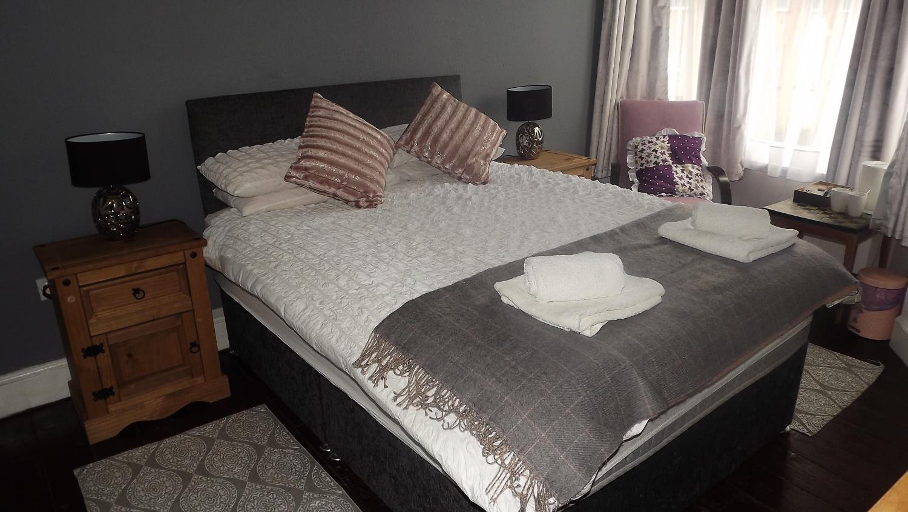 Standard Double Room - Photo 9
