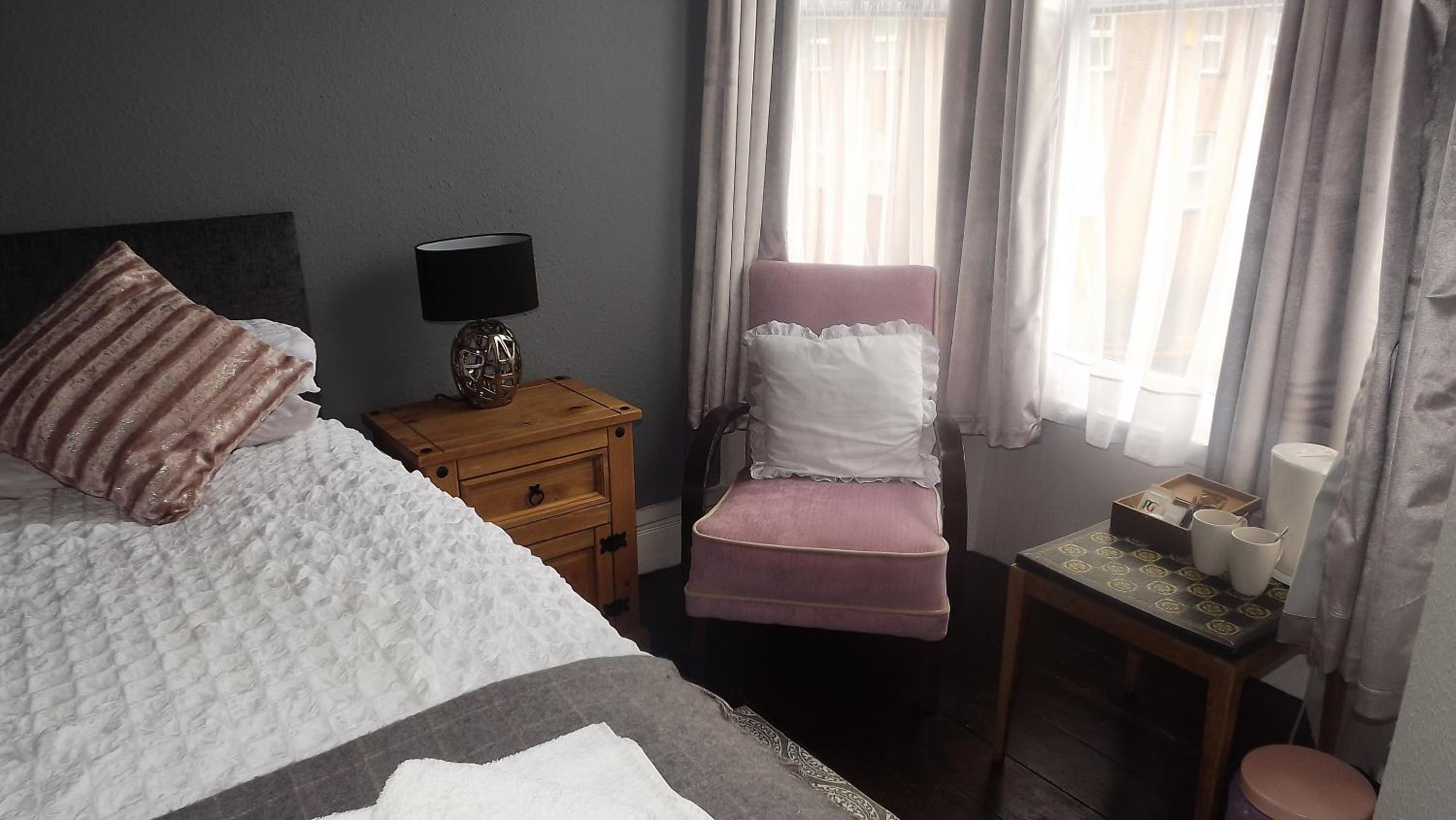 Standard Double Room - Photo 13