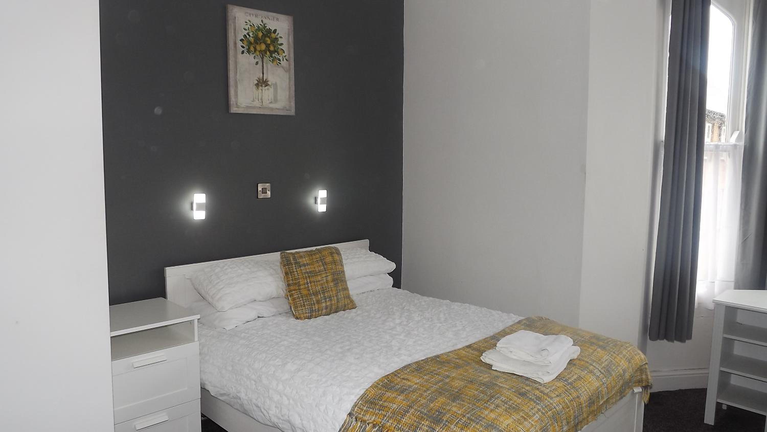 Standard Double Room - Photo 17