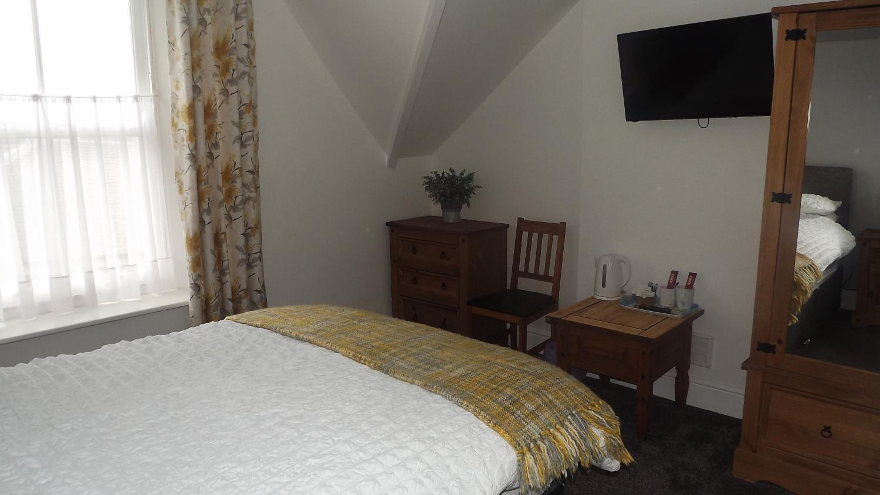Standard Double Room - Photo 19