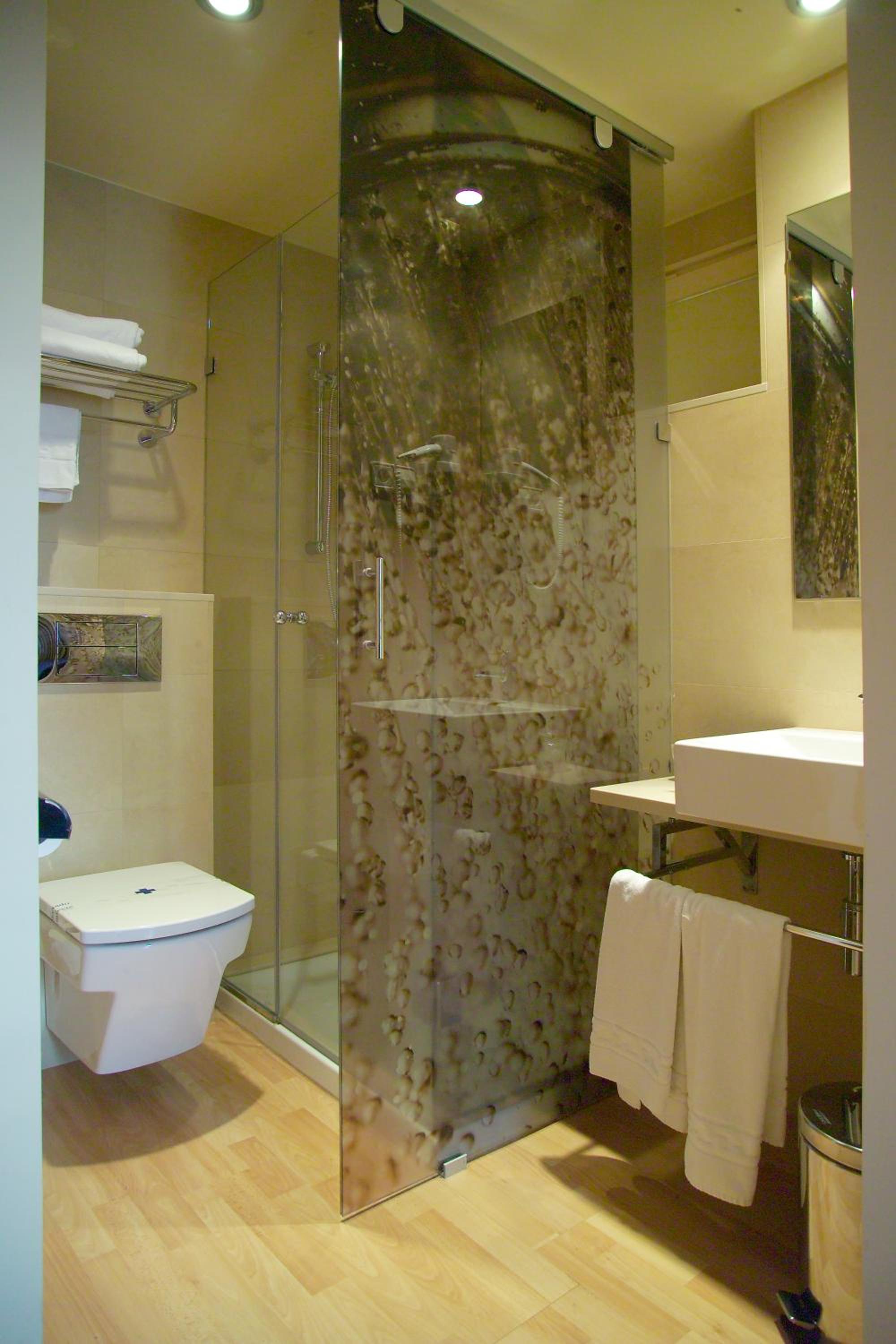 Double or Twin Room - Photo 2