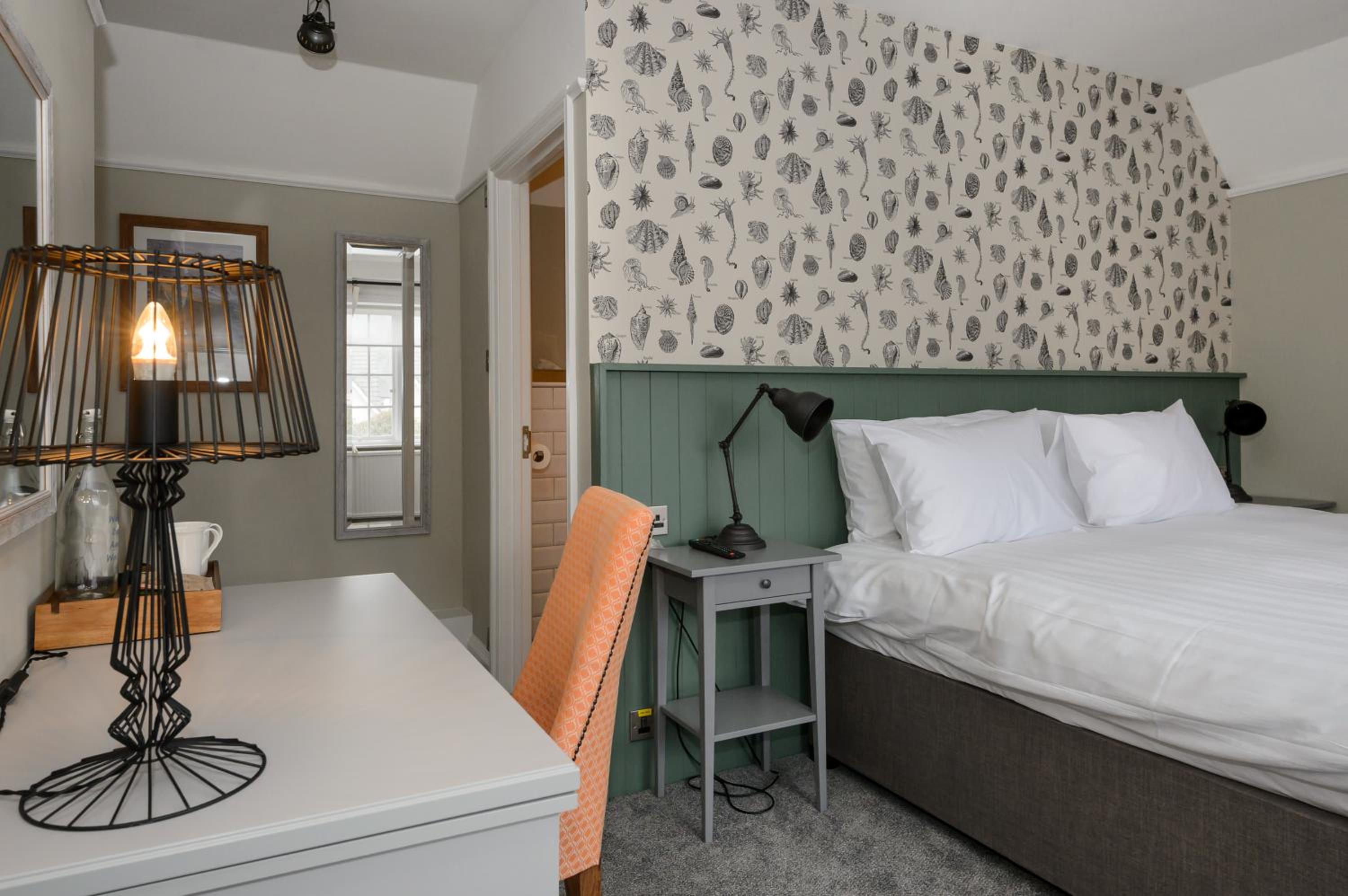 Double or Twin Room with Private Bathroom - Photo 1