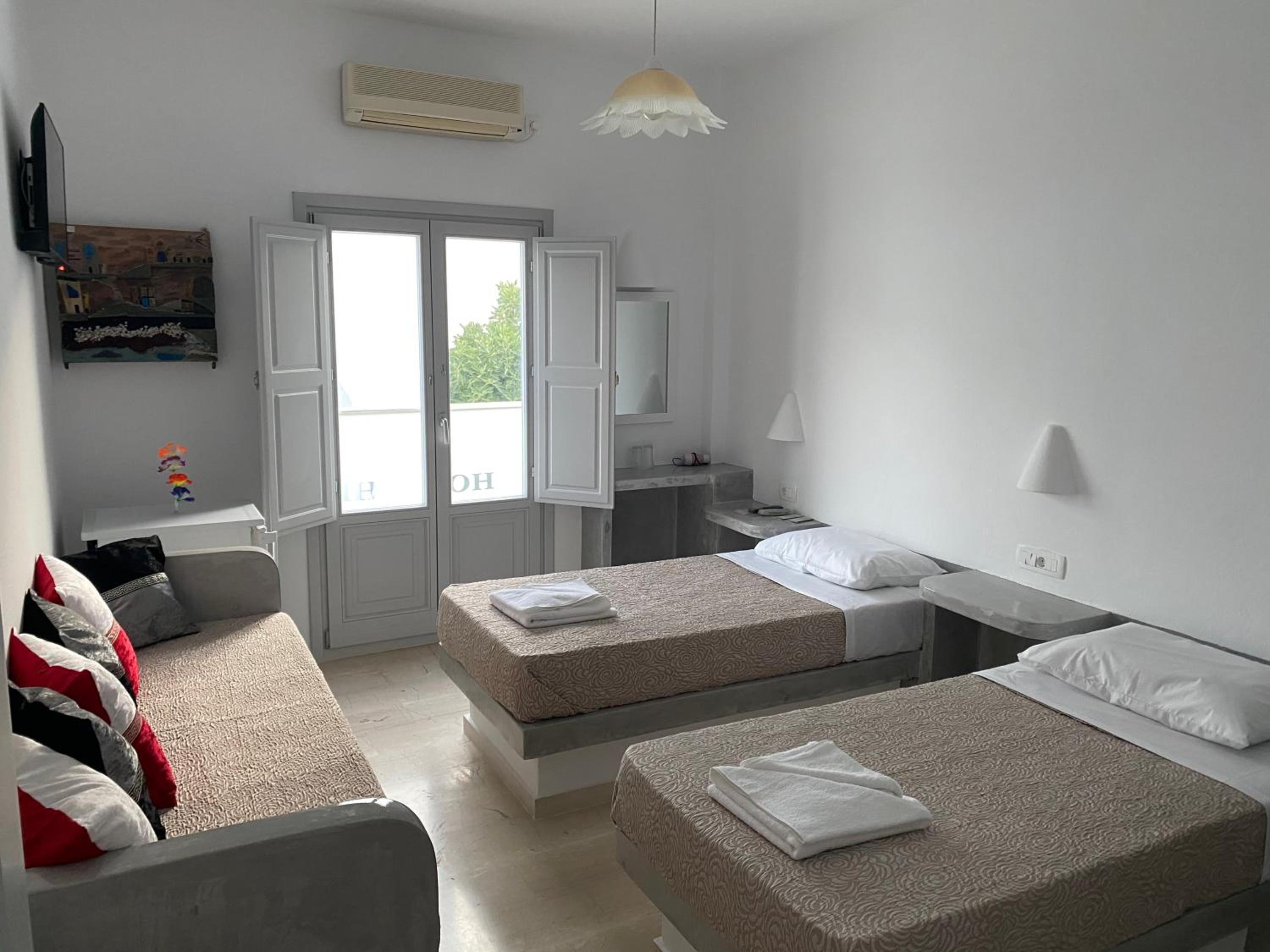 Twin Room - Photo 6