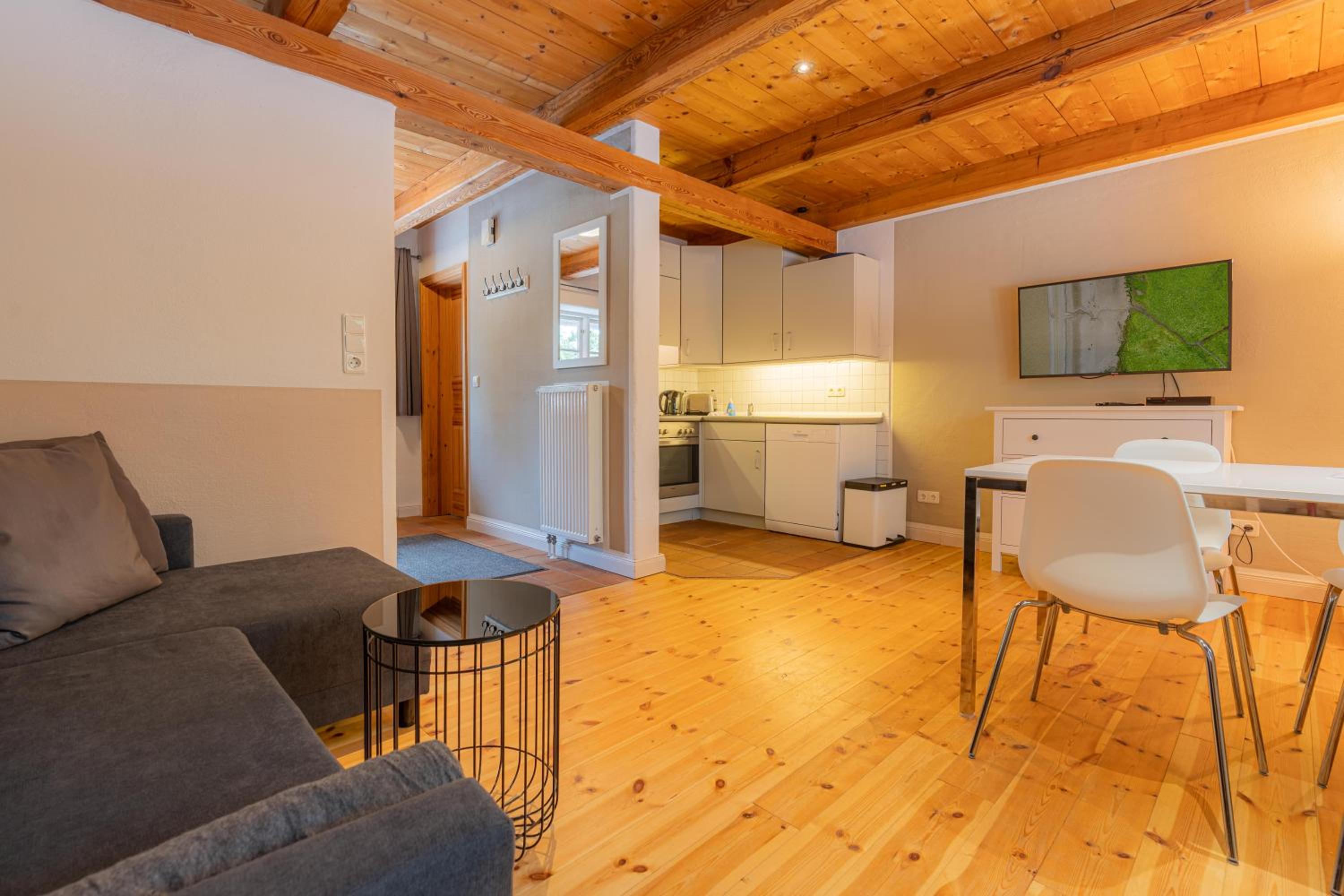 One-Bedroom Apartment photo 1