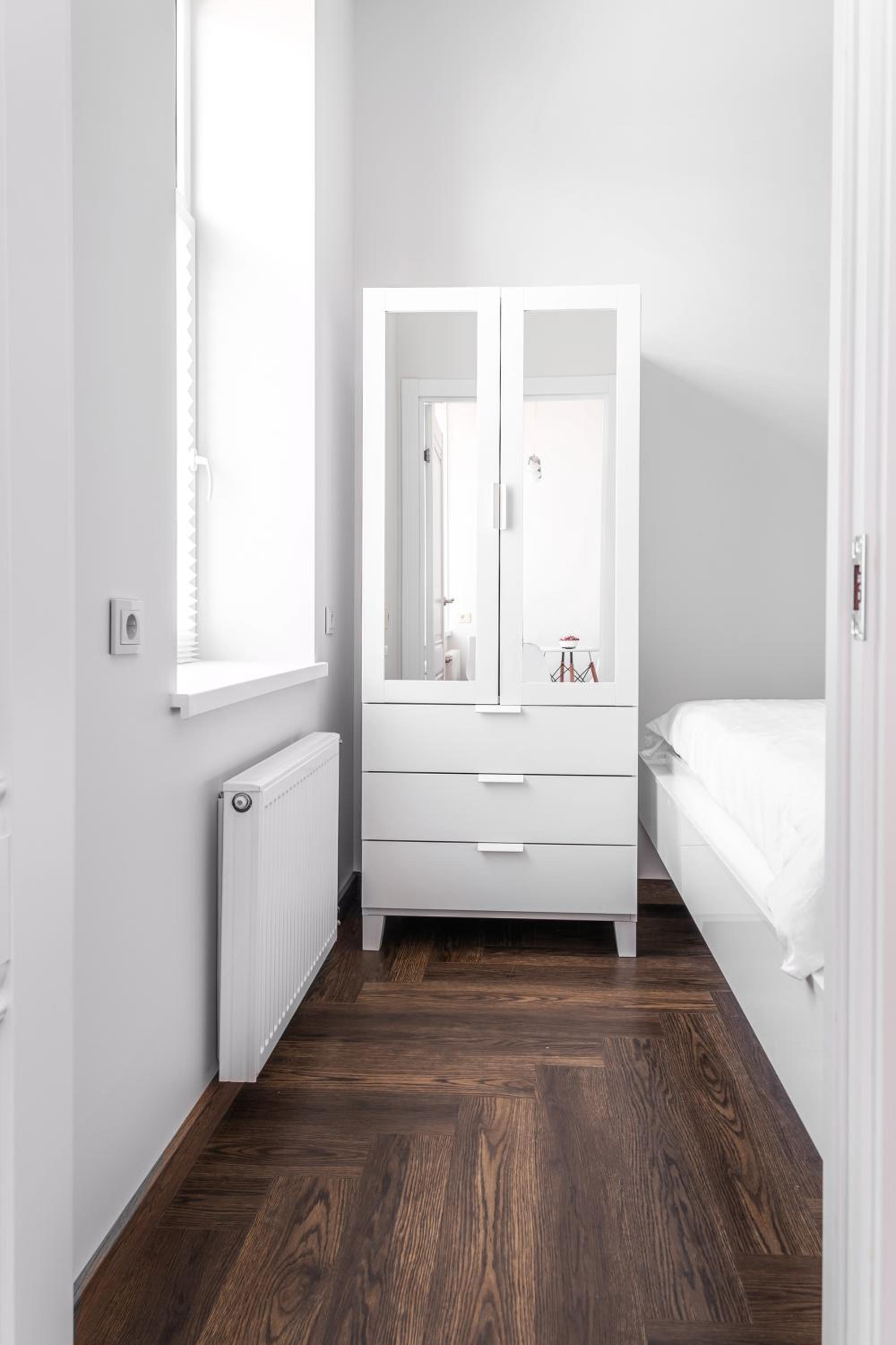 One-Bedroom Apartment - Photo 3