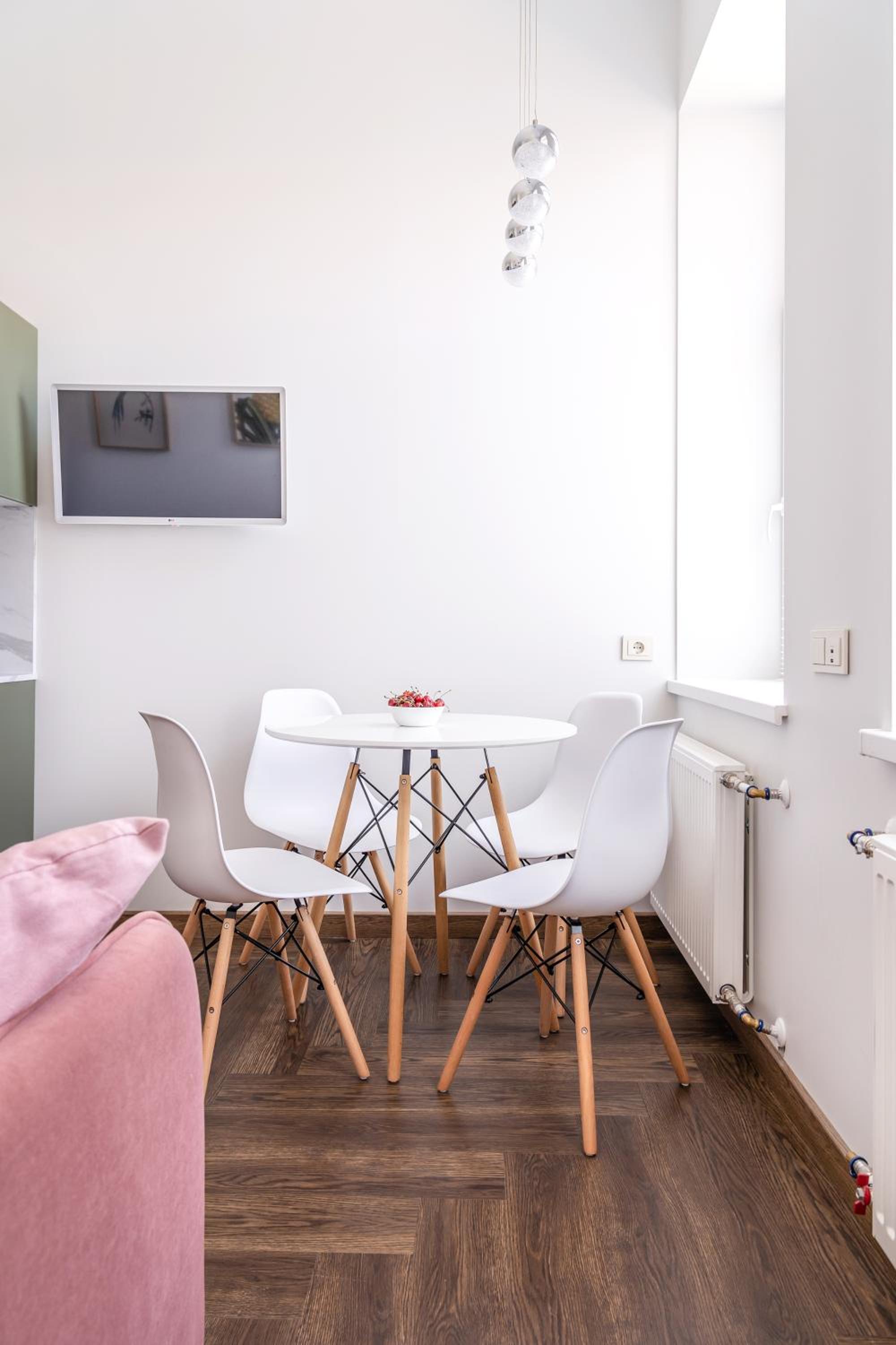 One-Bedroom Apartment - Photo 4