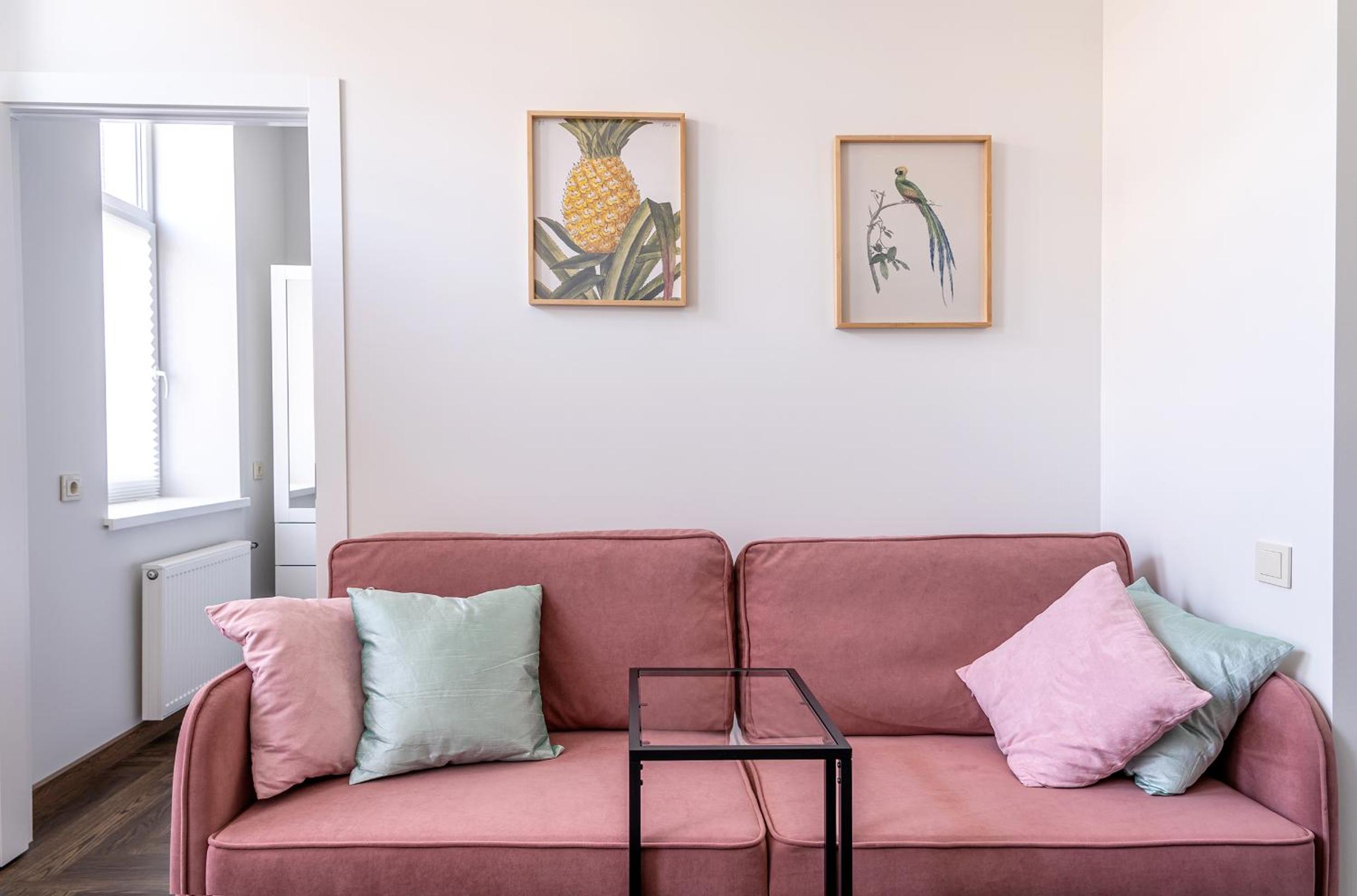 One-Bedroom Apartment - Photo 1