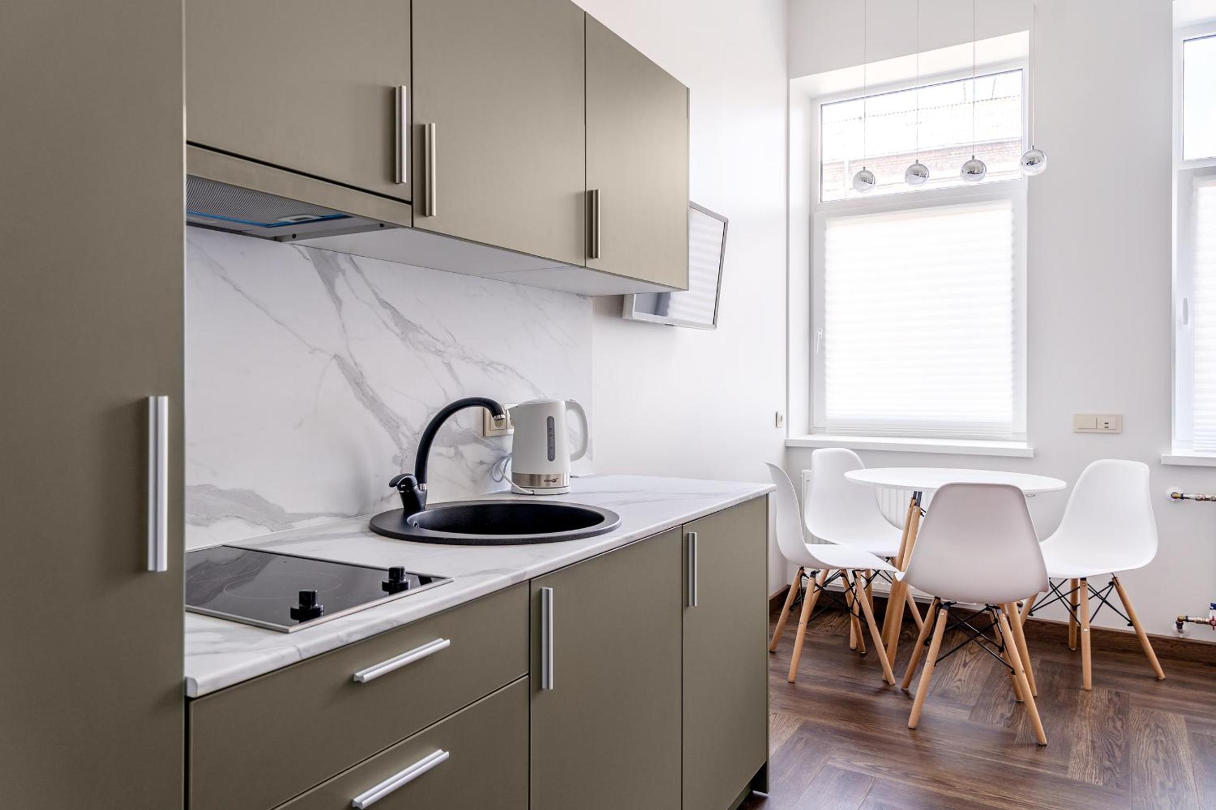 One-Bedroom Apartment - Photo 8