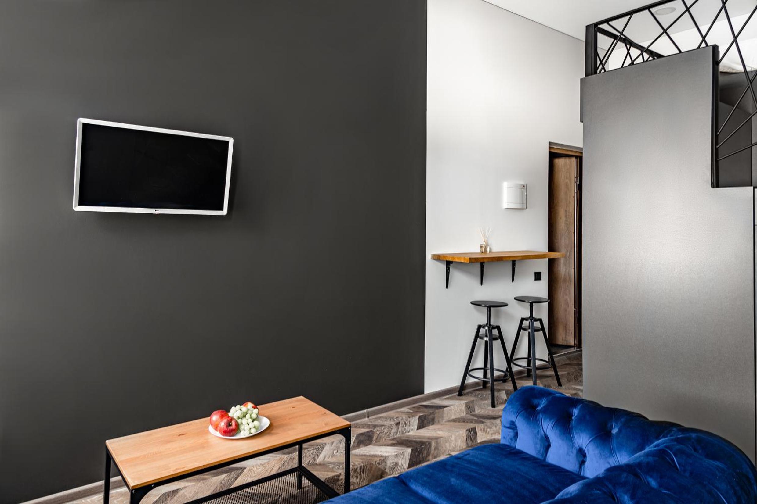 Loft - Photo 1