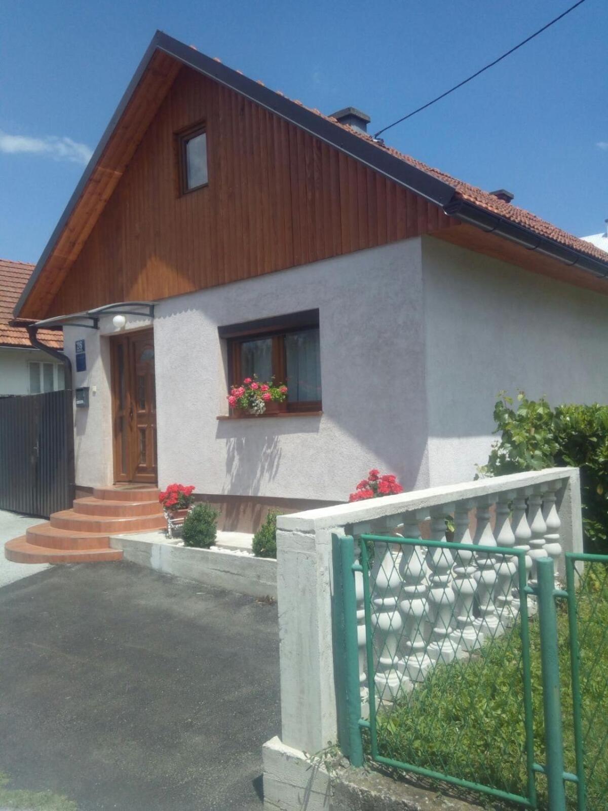 Two-Bedroom House photo 2