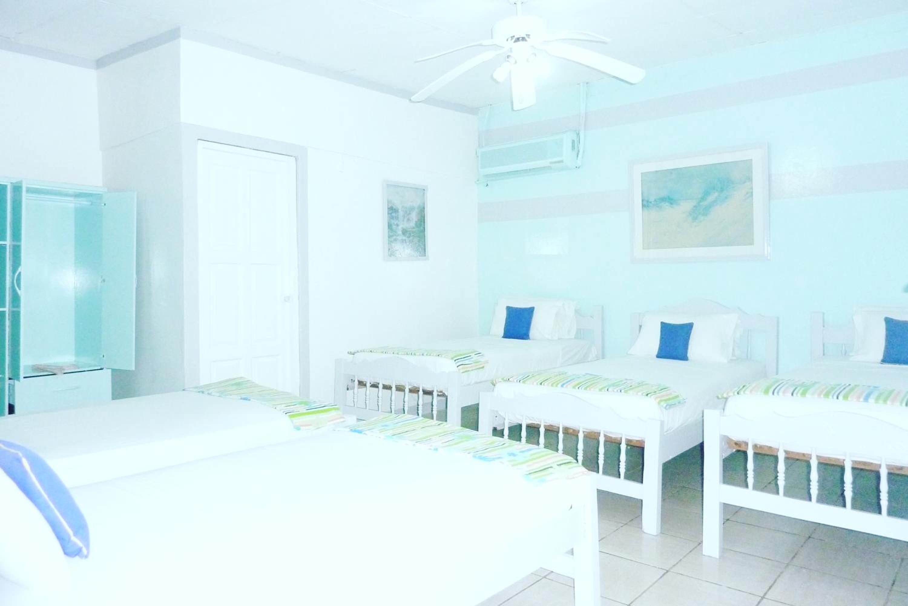 Quintuple Room