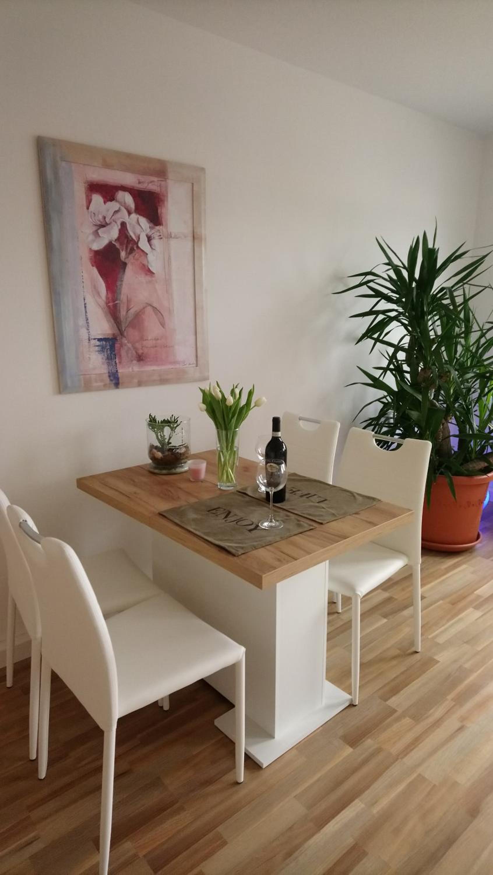 Apartment with Balcony - Photo 3