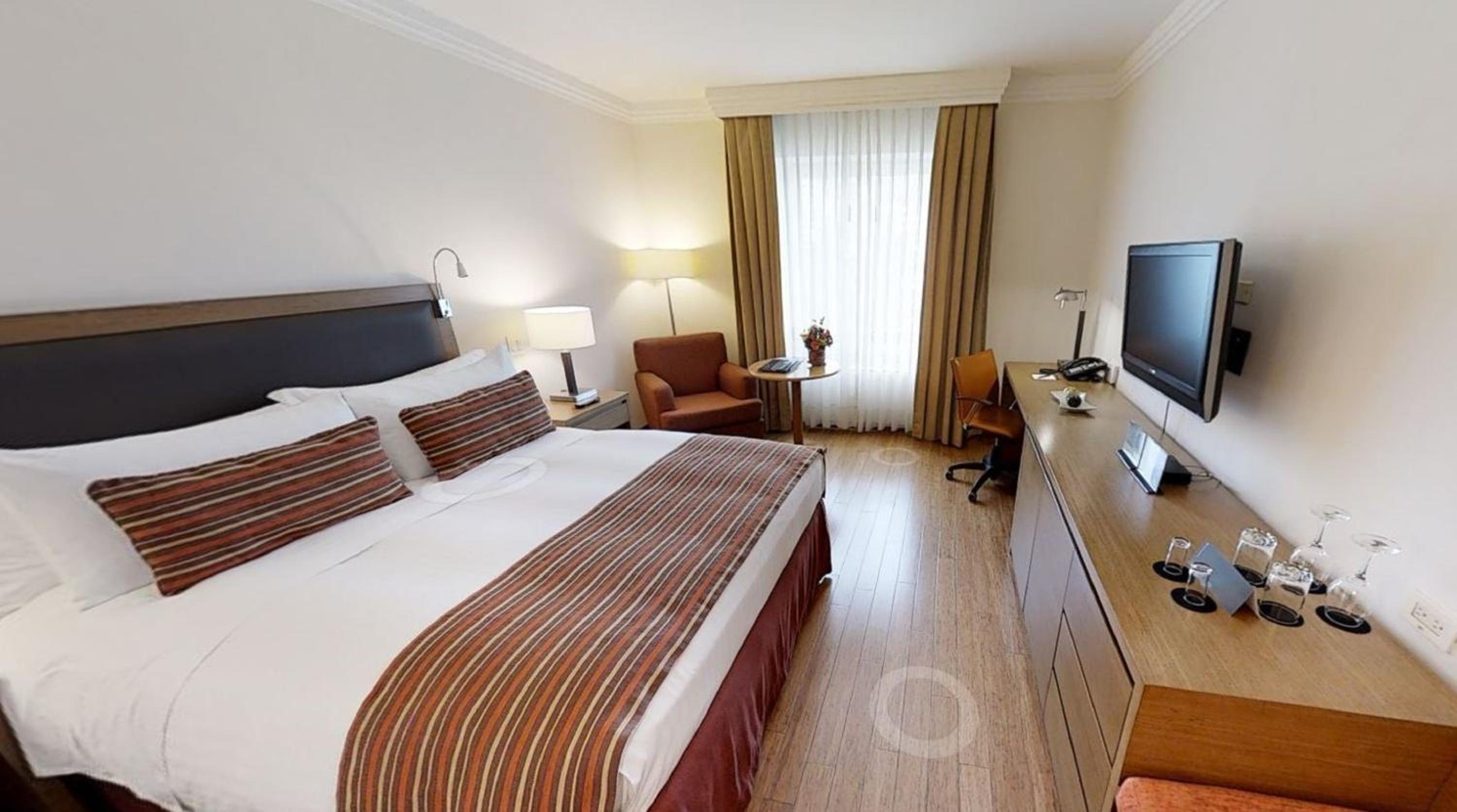 Classic Queen Room - Photo 4