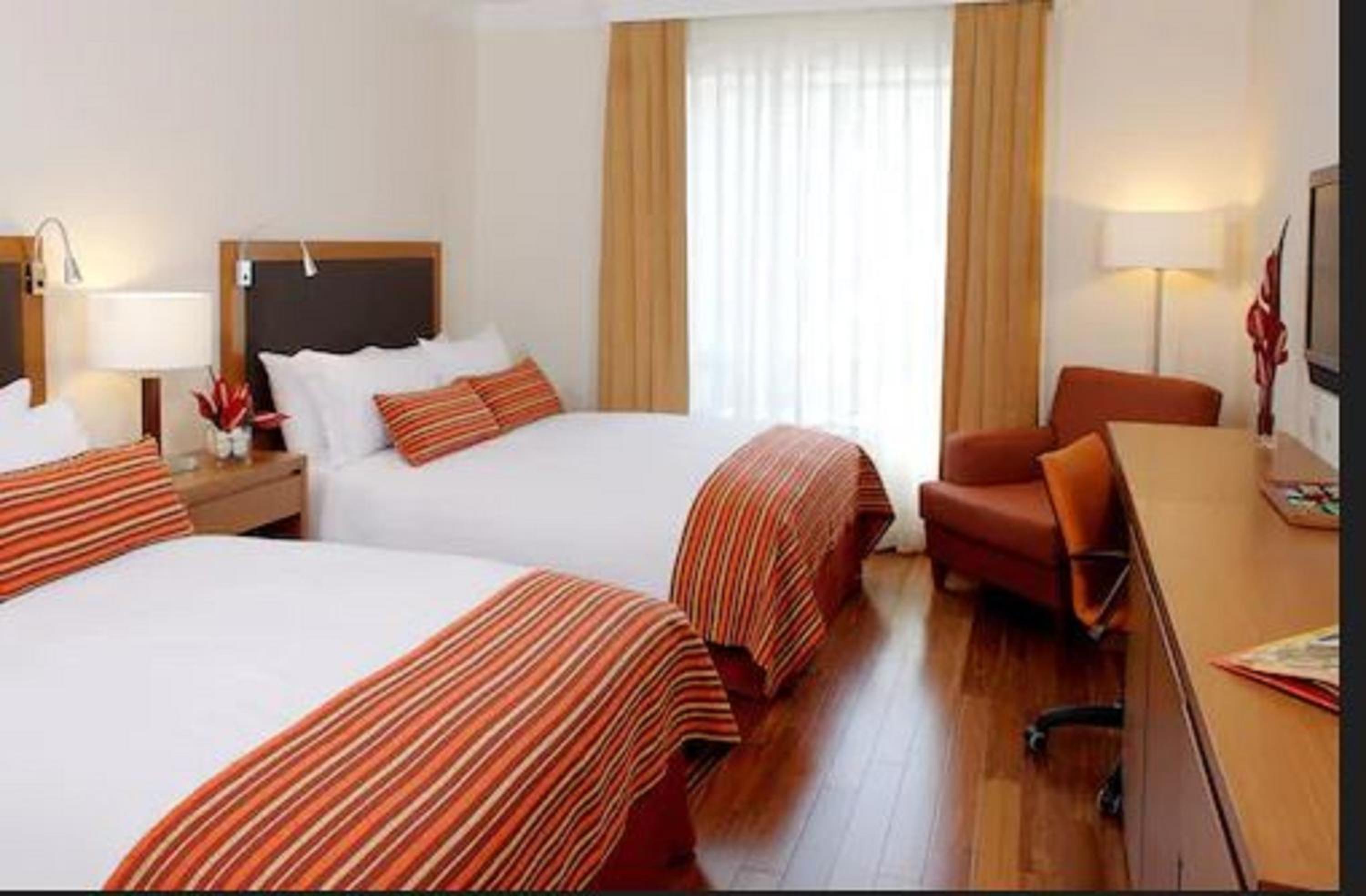 Classic Double Room with Two Double Beds - Photo 1