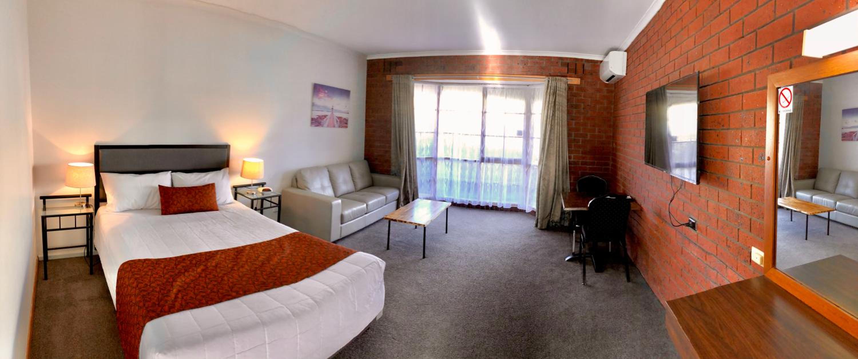 Queen Room photo 1